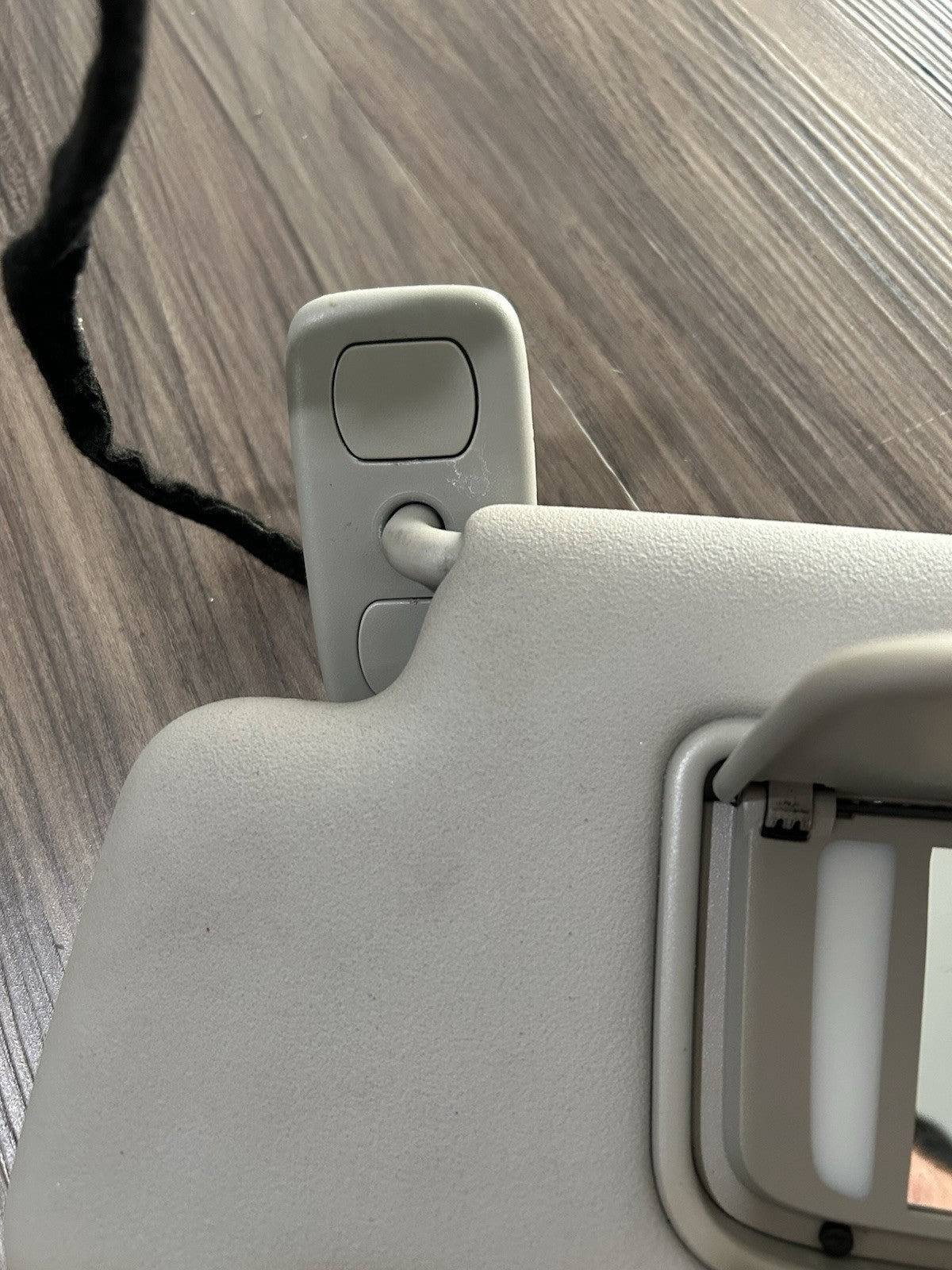 2009 Volvo C70 Left Driver Sunvisor with Homelink garage door opener Gray