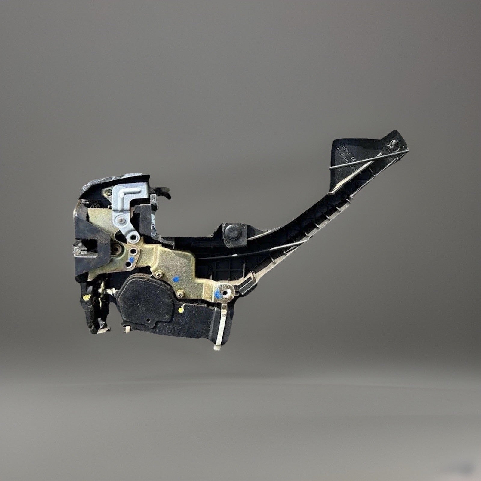 2000-2003 TOYOTA TUNDRA DOOR LATCH LOCK ACTUATOR POWER FRONT LEFT DRIVER OEM