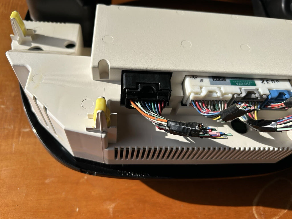 2001-2007 Toyota Sequoia 4x4 Heater Control Knob Switch Panel Radio Bezel OEM