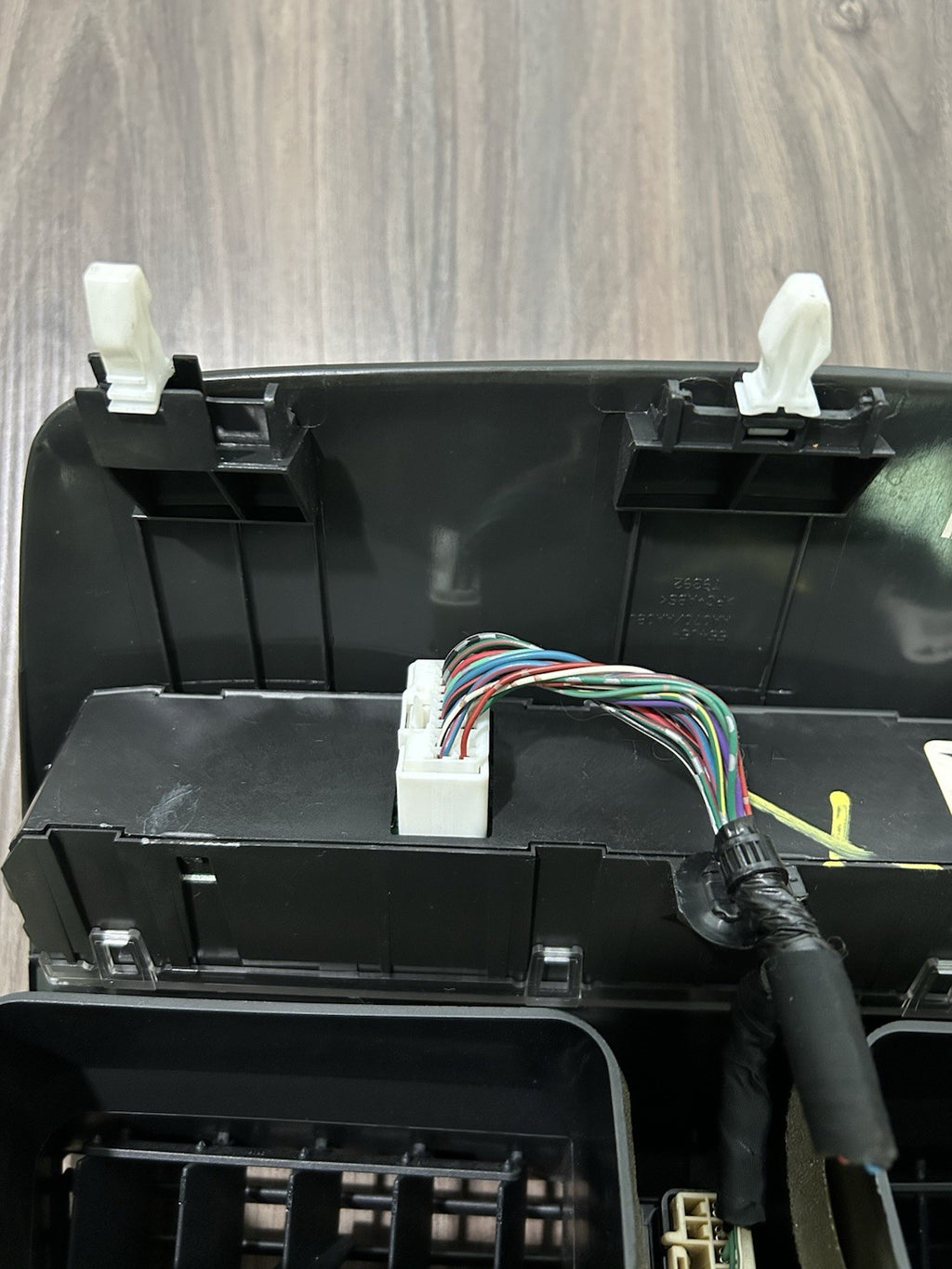 2004-2008 Toyota Solara Center Dash Vent Air Vent Trim Bezel Clock Info P5430 DG