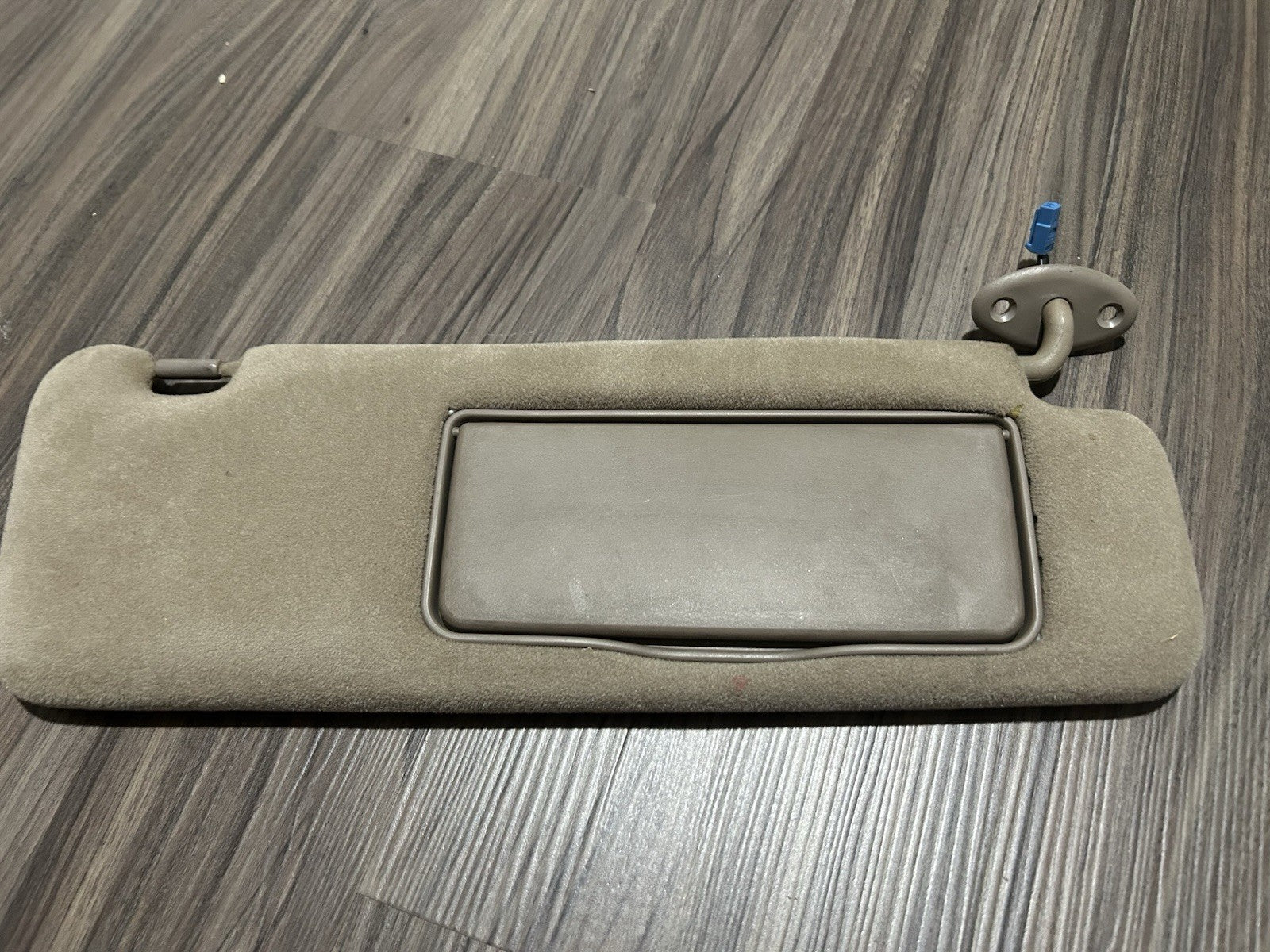 1996-2002 Toyota 4Runner Driver and Passenger Side Sun Visor Set Pair Tan color