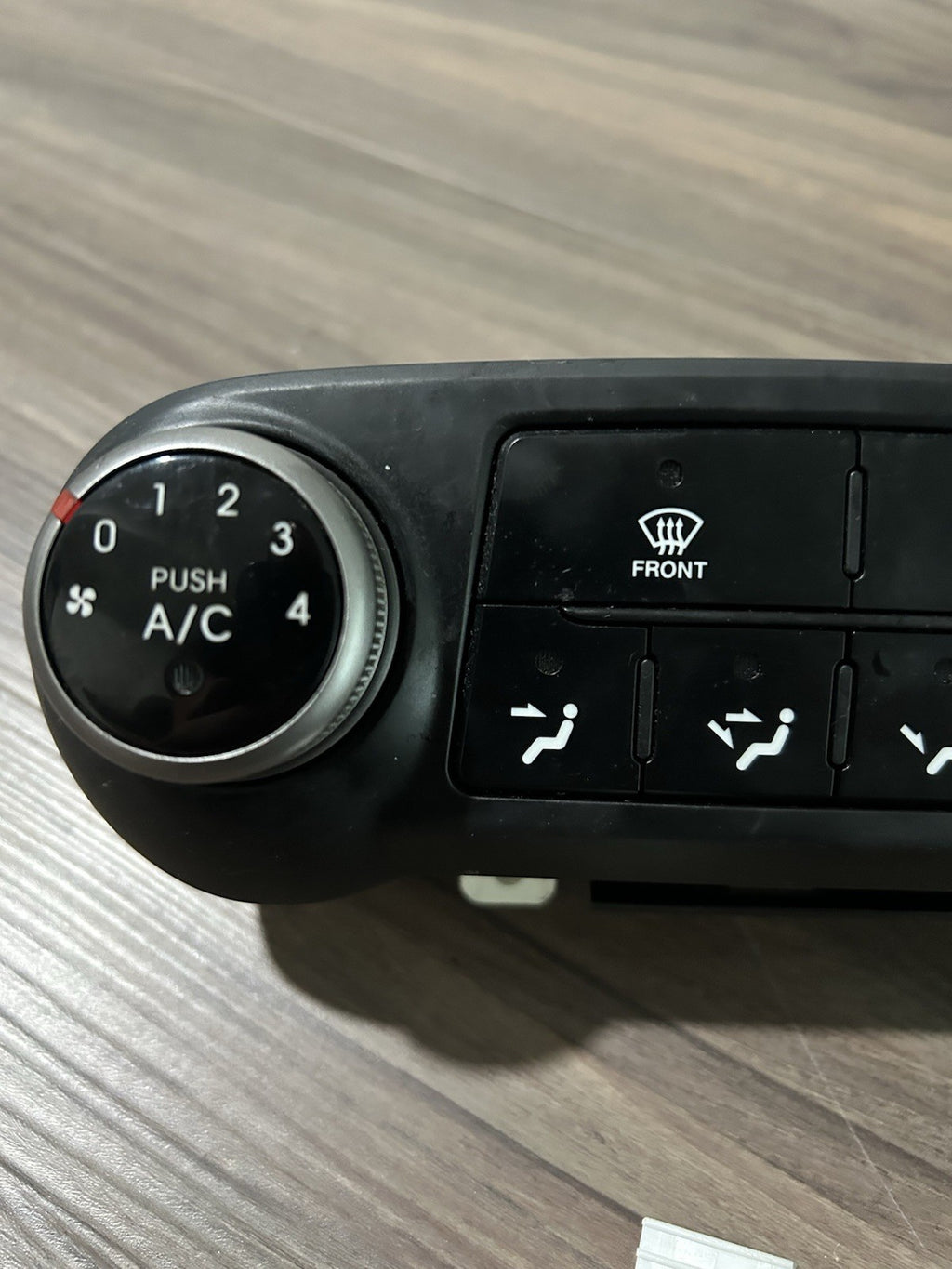 2010 2013Hyundai Tucson A/C Heater Temperature Climate Control 97250-2S021