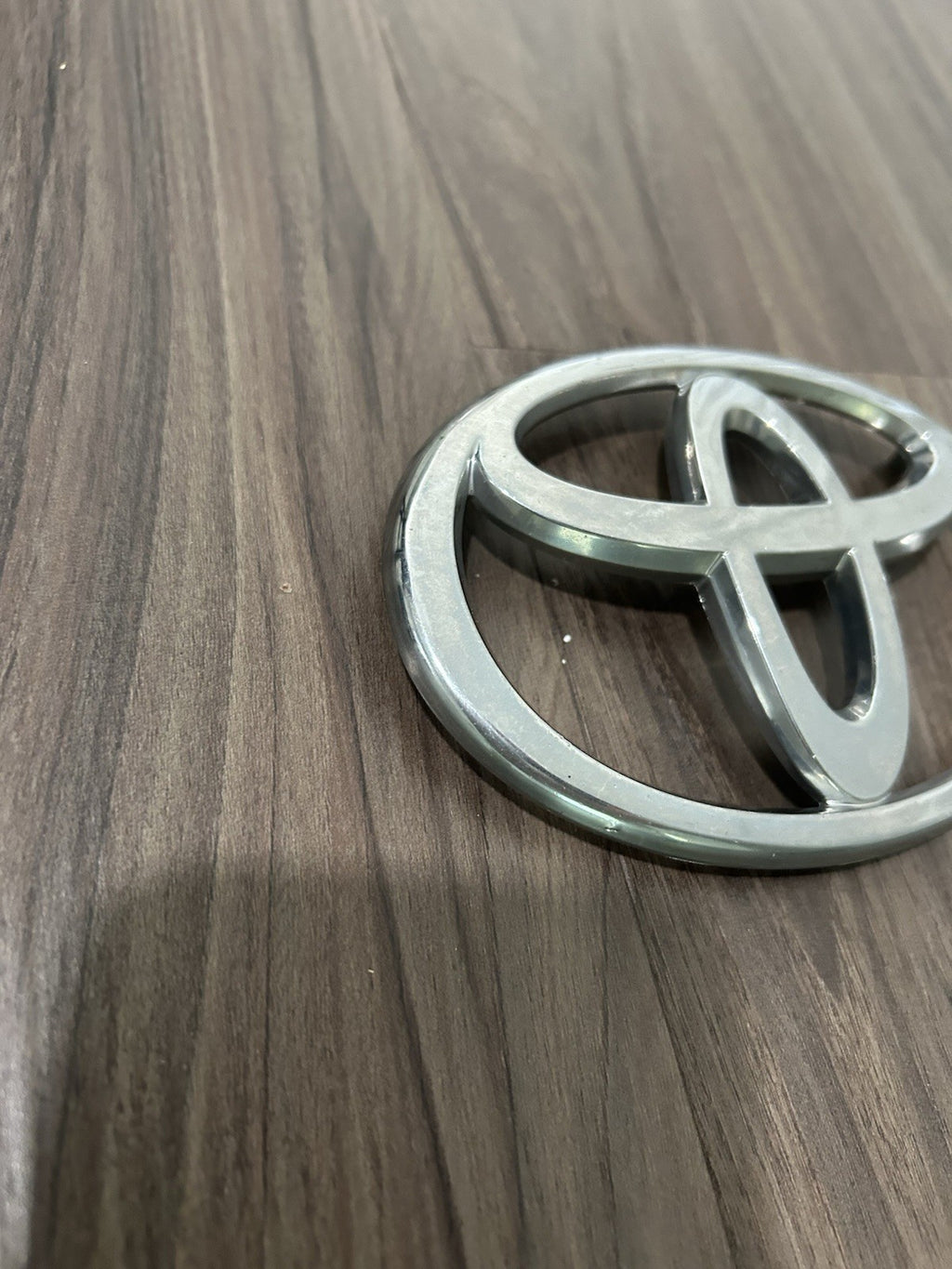 2004 2005- 2006 Toyota Solara Front Grille Chrome Emblem Badge  OEM 75311-AA040