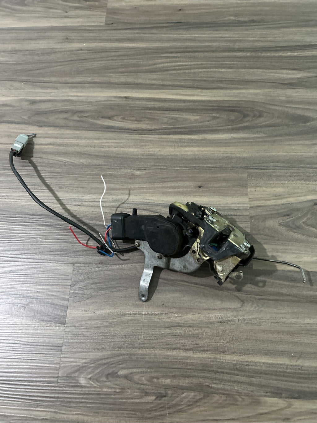 98 - 02 Toyota Corolla, Prizm Front Left Driver door Latch Lock Actuator / OEM