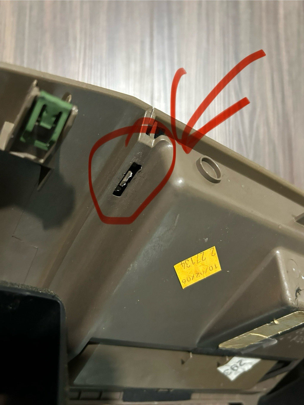 2005-2007 NISSAN PATHFINDER RADIO BEZEL DIGITAL TAN SILVER SURROUND TRIM DASH