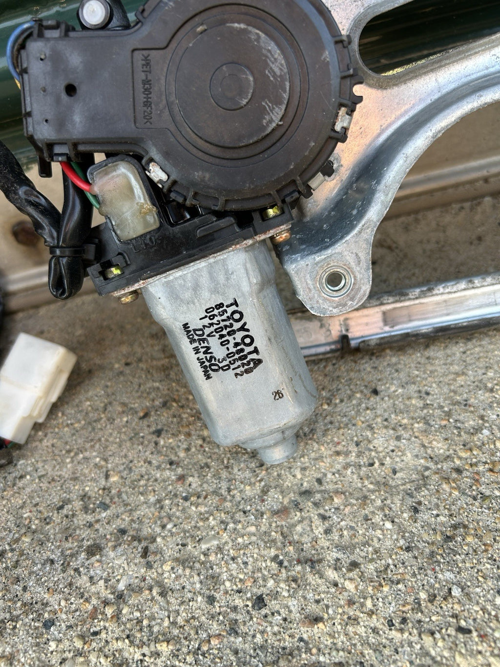 1999-2003 Lexus RX300 RX 300 Front Left Driver Window Regulator w/ Motor