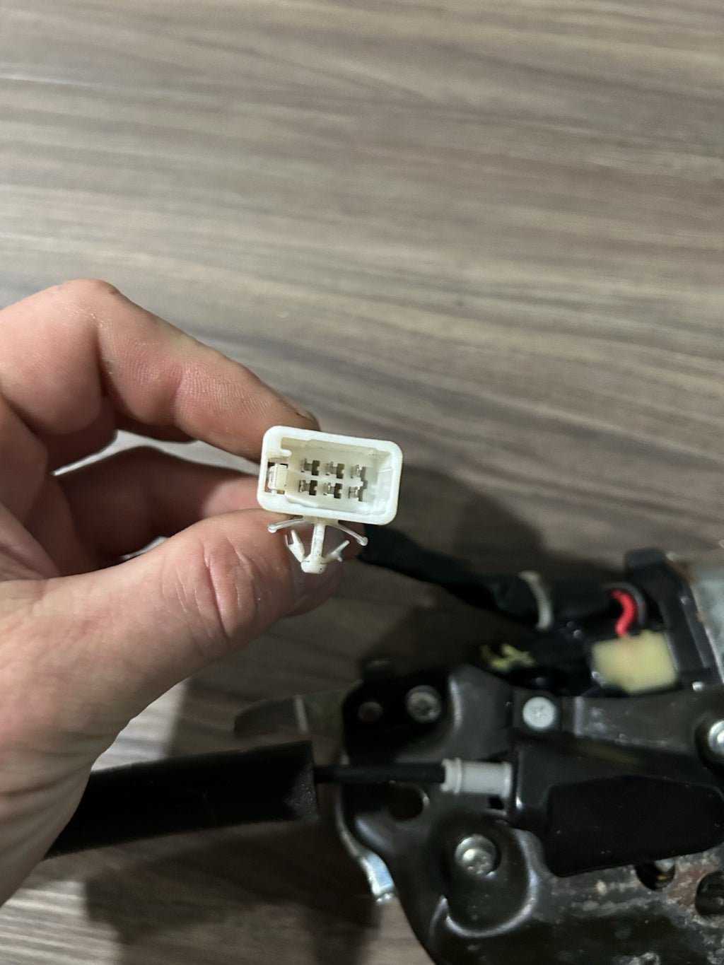 2007 - 11 Lexus GS350 REAR POWER TRUNK LATCH ACTUATOR MOTOR LOCK LID OEM