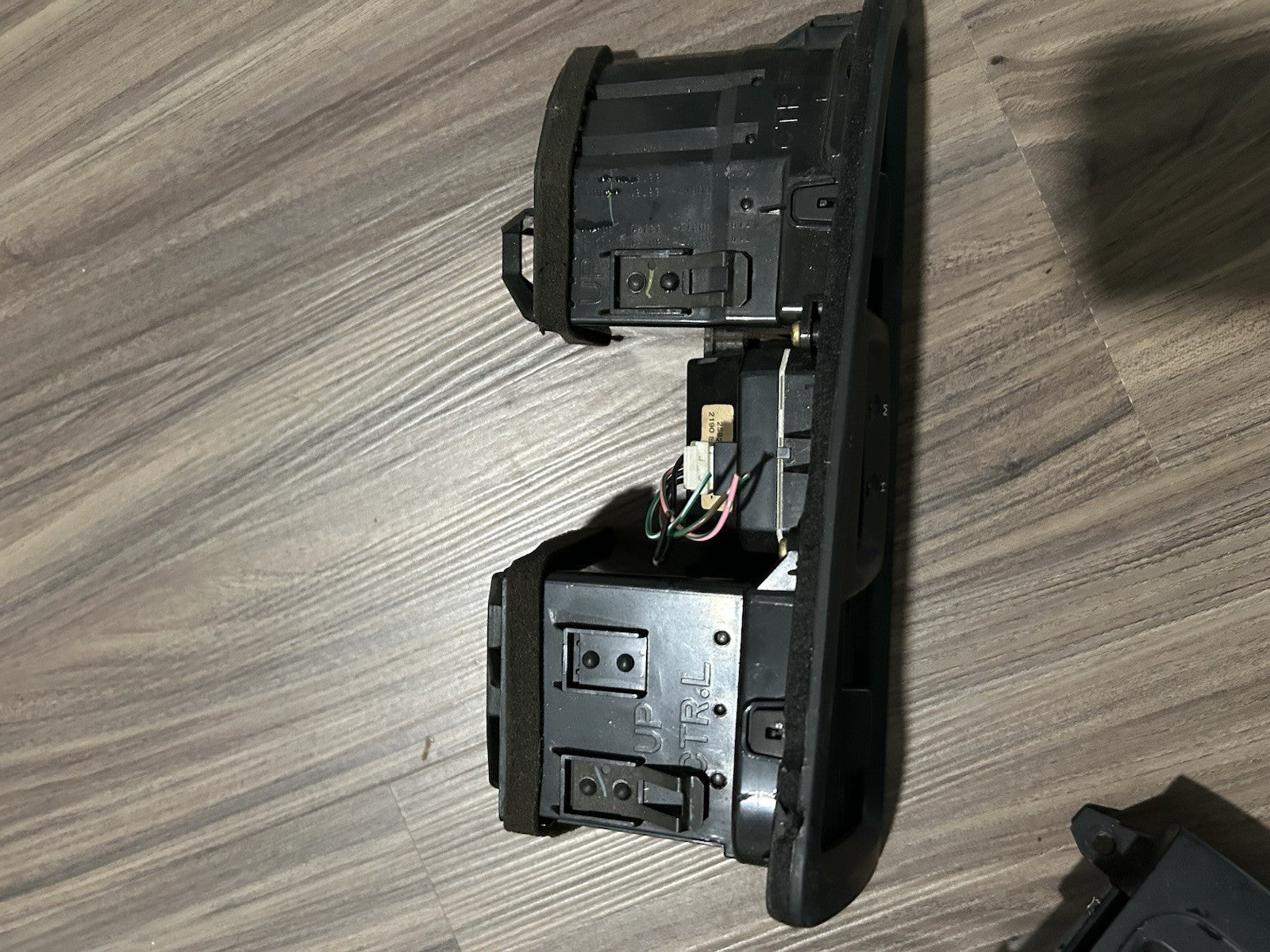 01-04 Nissan Pathfinder BLACK Center Dash Radio Bezel Trim Panel Vents Clock OEM