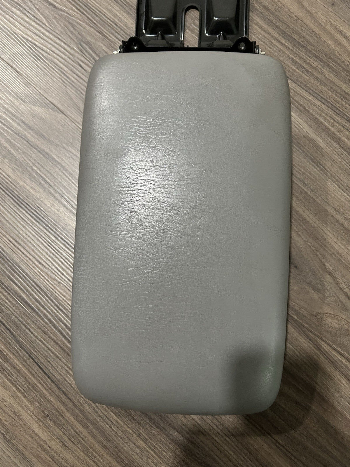 2000-2004 Toyota Avalon Console Lid Arm Rest Armrest Center Console Gray OEM