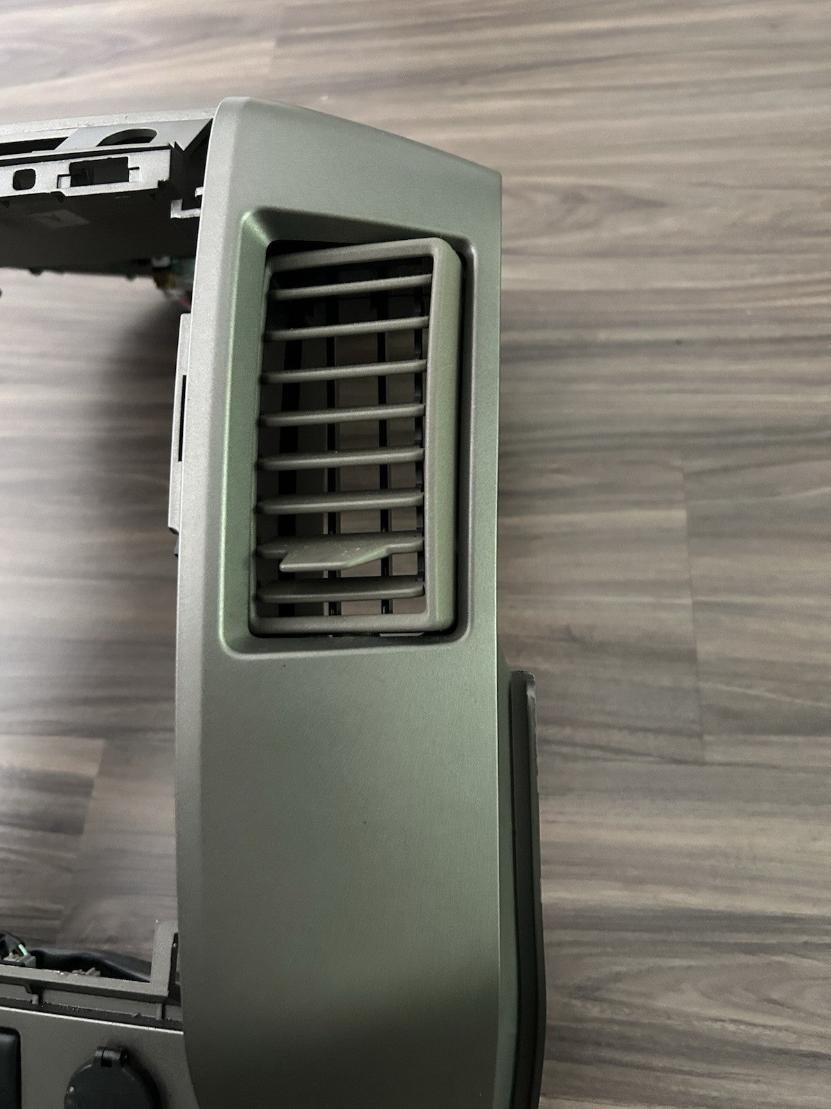 04-07 Nissan Titan Armada Center Dash Radio AC Climate Surround Bezel Trim Taupe