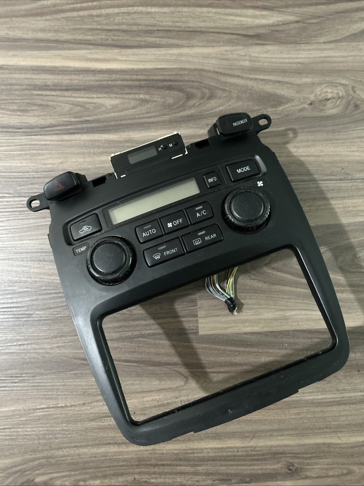 2001-2007  Toyota Highlander A/C Heater Climate Control 84010-48082 OEM J164