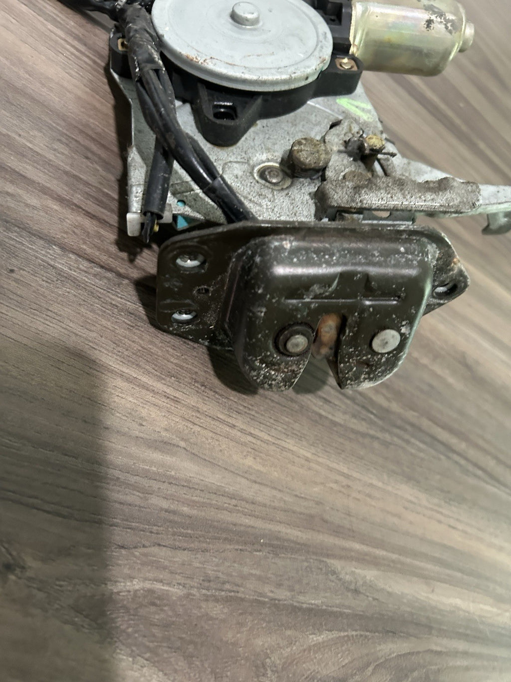 2004-2010 QX56 FX Armada Pathfinder Quest Trunk Cargo Power Lock Latch Actuator