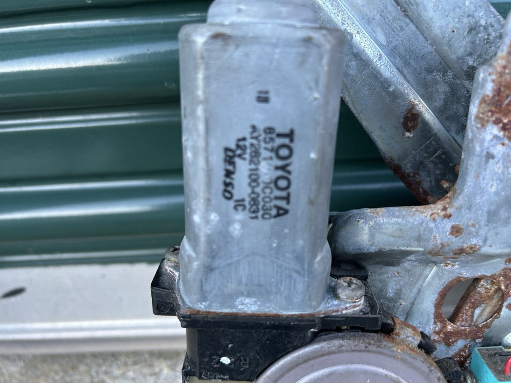 2001-07 TOYOTA SEQUOIA REAR BACK HATCH LIFTGATE WINDOW REGULATOR MOTOR OEM