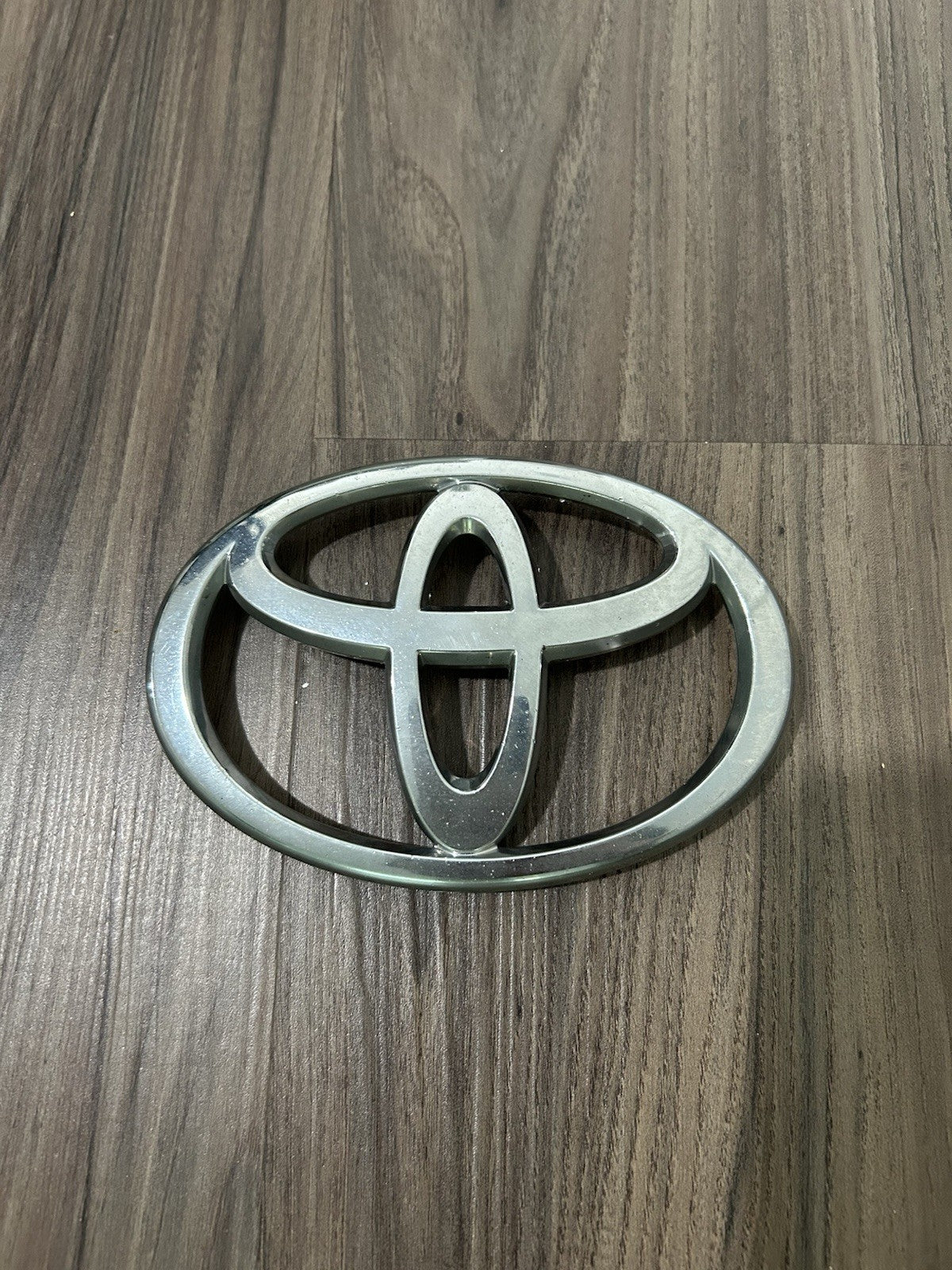 2004 2005- 2006 Toyota Solara Front Grille Chrome Emblem Badge  OEM 75311-AA040