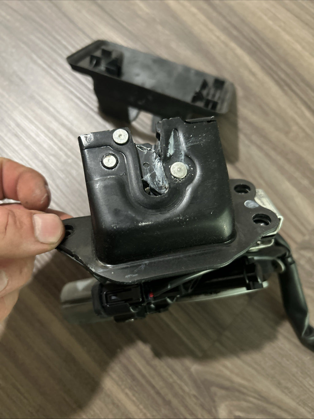 Lexus RX350 RX450H 2010-2015 Lift Gate Lock Latch Actuator 69350-0E031 Oem used