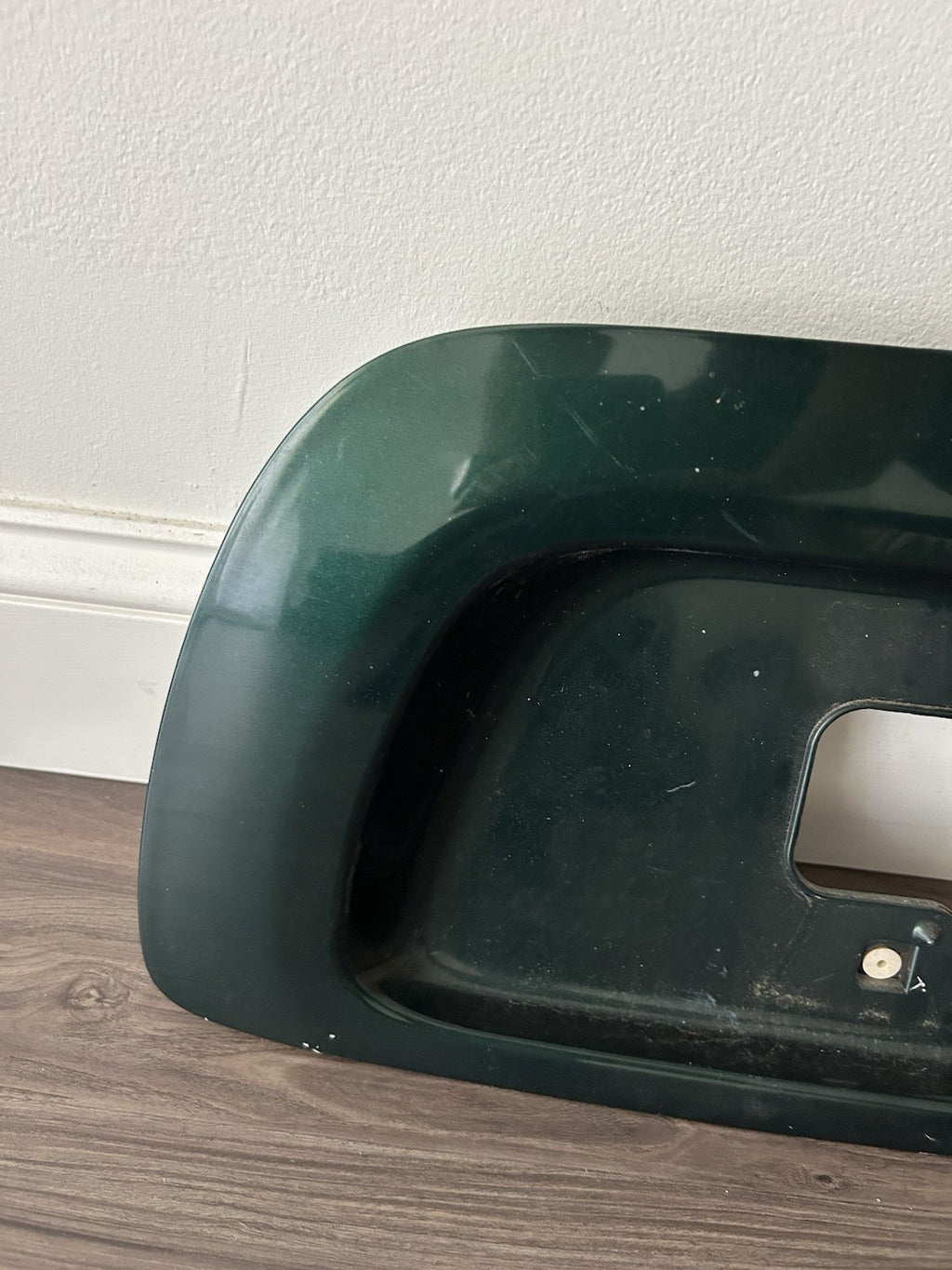 Toyota Sequoia 2001-2007 Rear lift Gate License palte holder latch garnish 6Q7