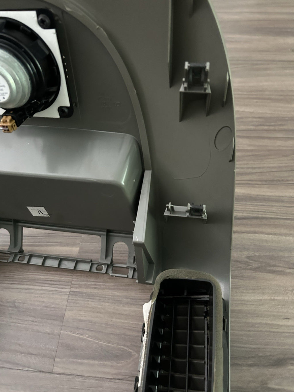 04-07 Nissan Titan Armada Center Dash Radio AC Climate Surround Bezel Trim Taupe