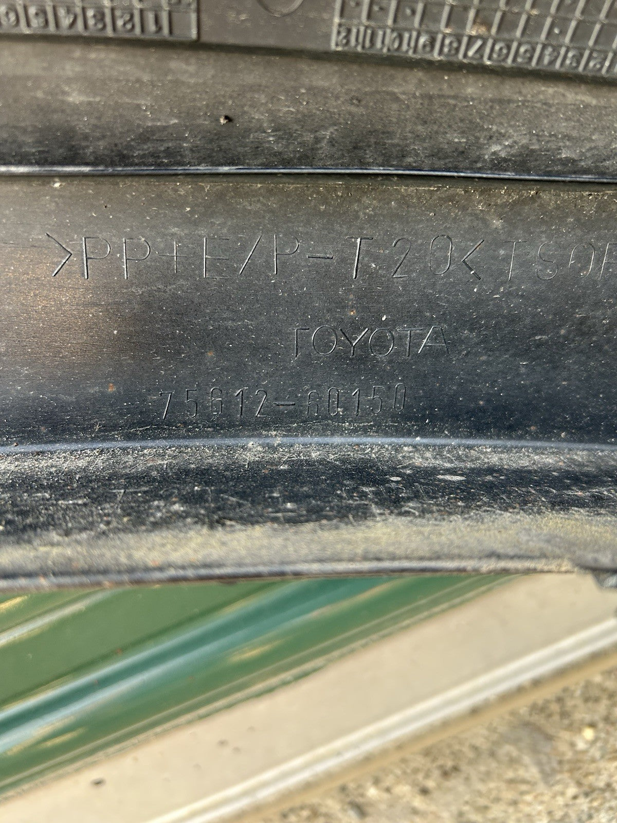 03-09 LEXUS GX470 LEFT DRIVER FRONT FENDER FLARE BLACK 202