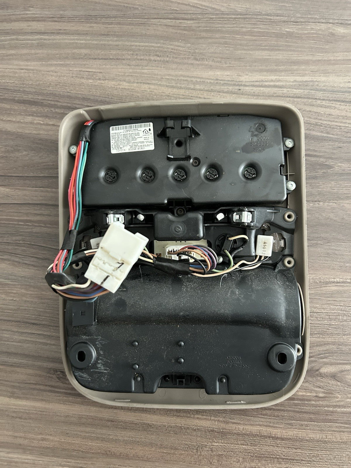 2001  - 2007 Toyota Sequoia Overhead Console Dome Light  Original OEM