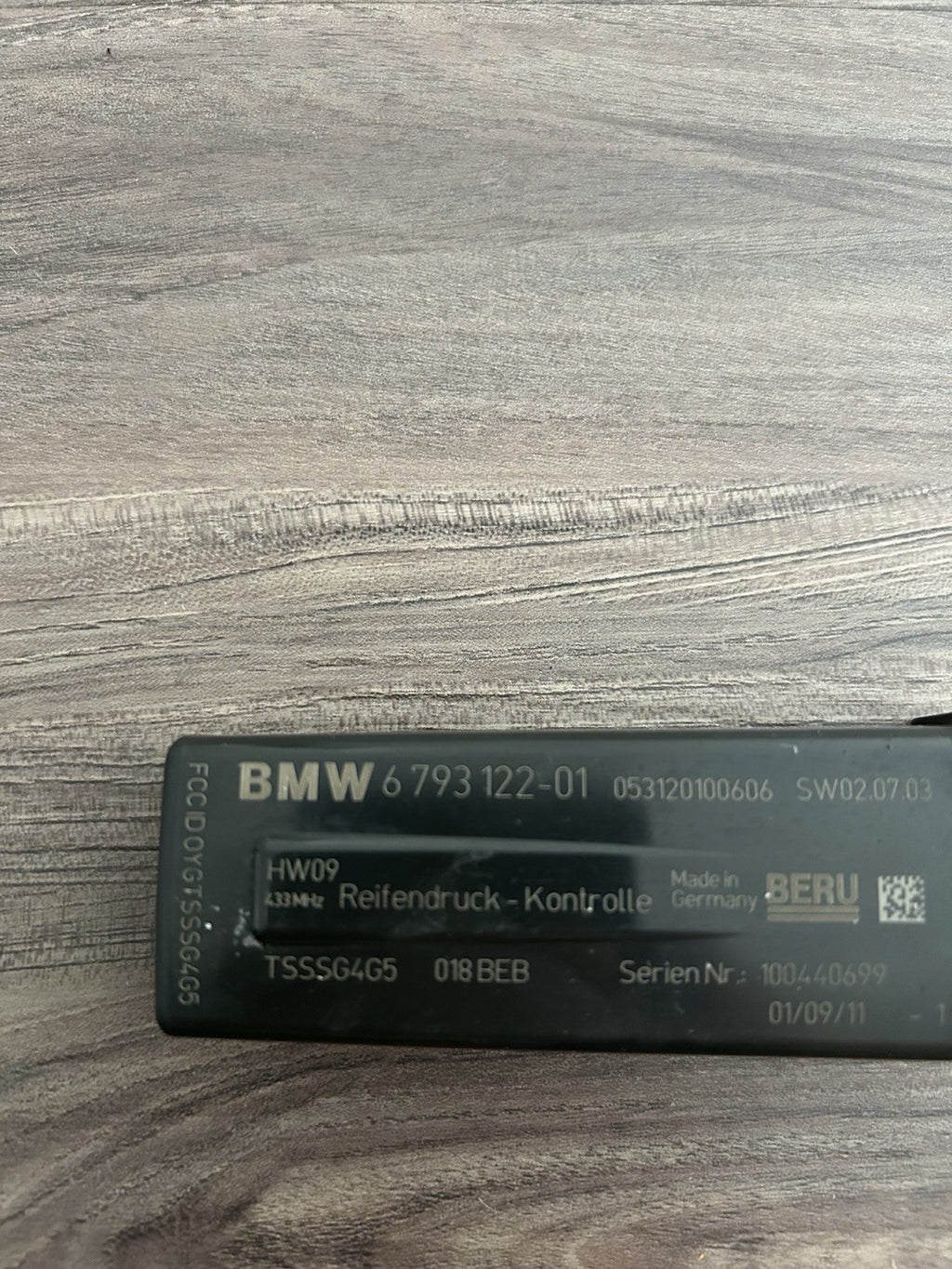 11-15 BMW E90 E92 E84 E70 X5 RDC TPMS SENSOR  ANTENNA OEM 6793122-01