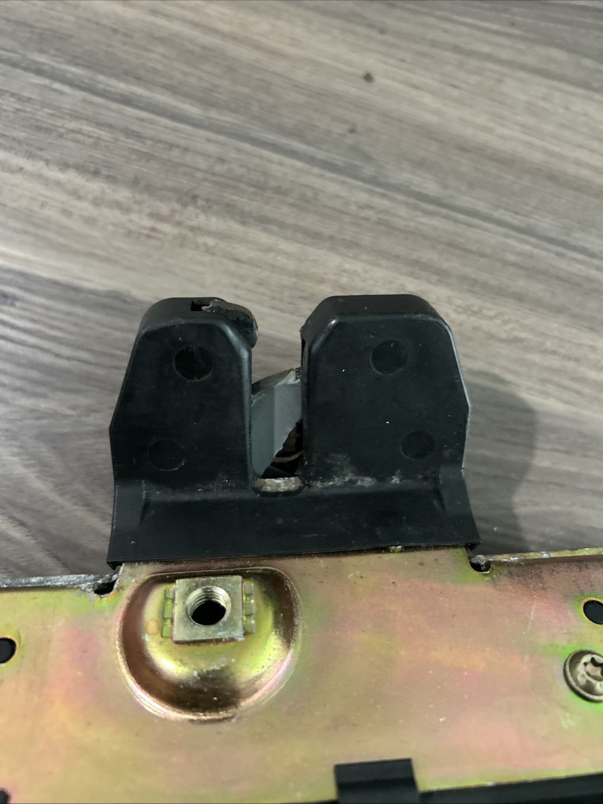 30753071 Tailgate / Trunk / Boot Lock / Catch / Latch Volvo XC90 2005