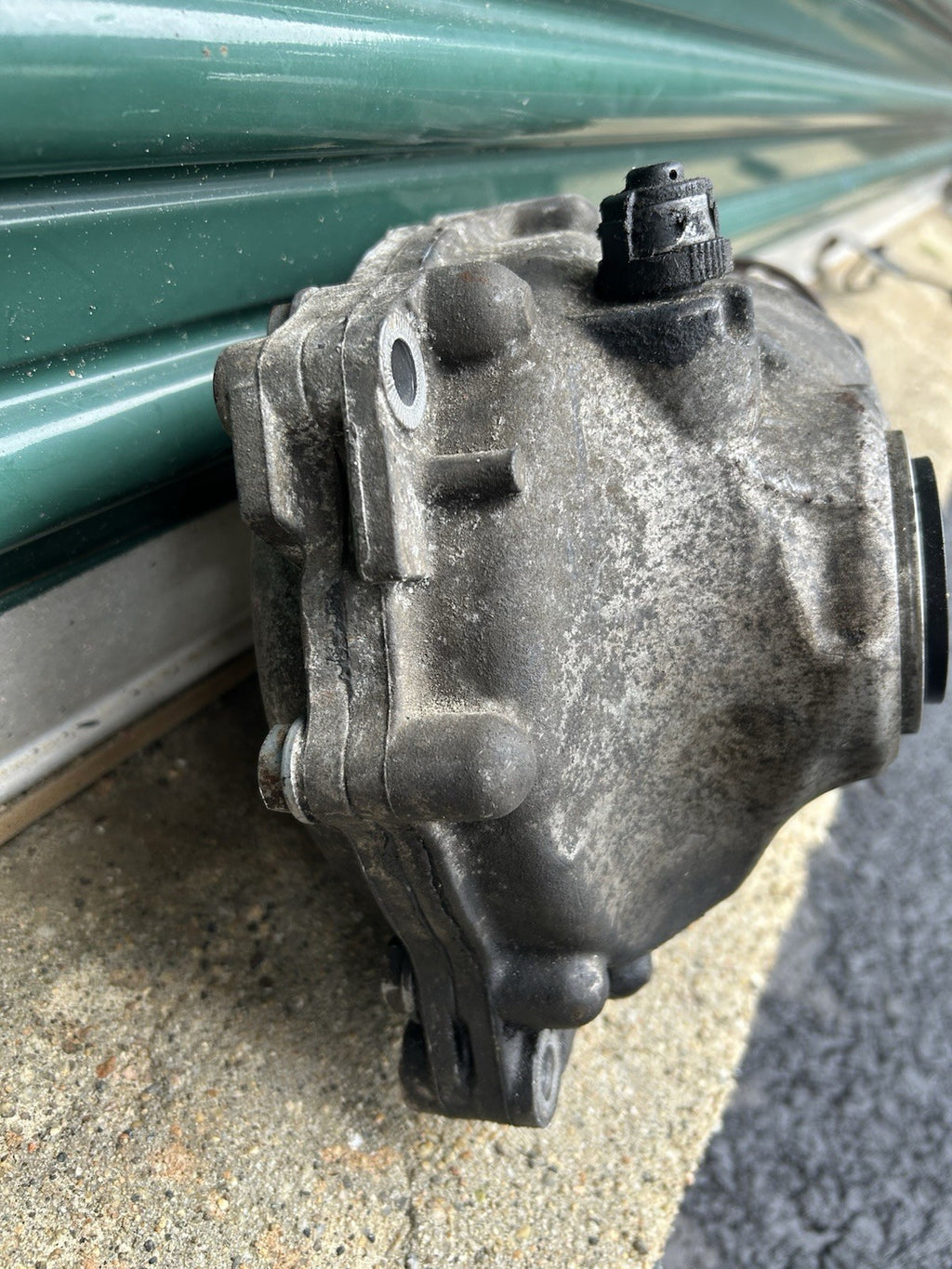 2006-2011 BMW 325Xi 328Xi Front Differential Carrier Diff 3.91 Ratio OEM Used