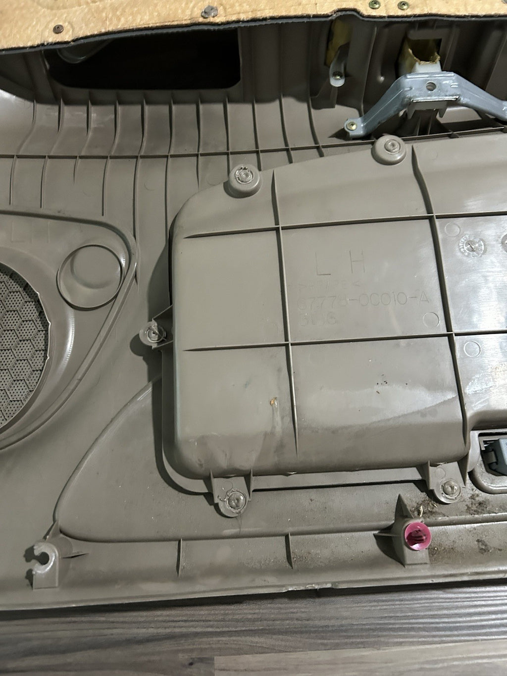 2001 2002 2003 2004 Toyota Sequoia Left Driver  Front Door Panel Trim Tan OEM