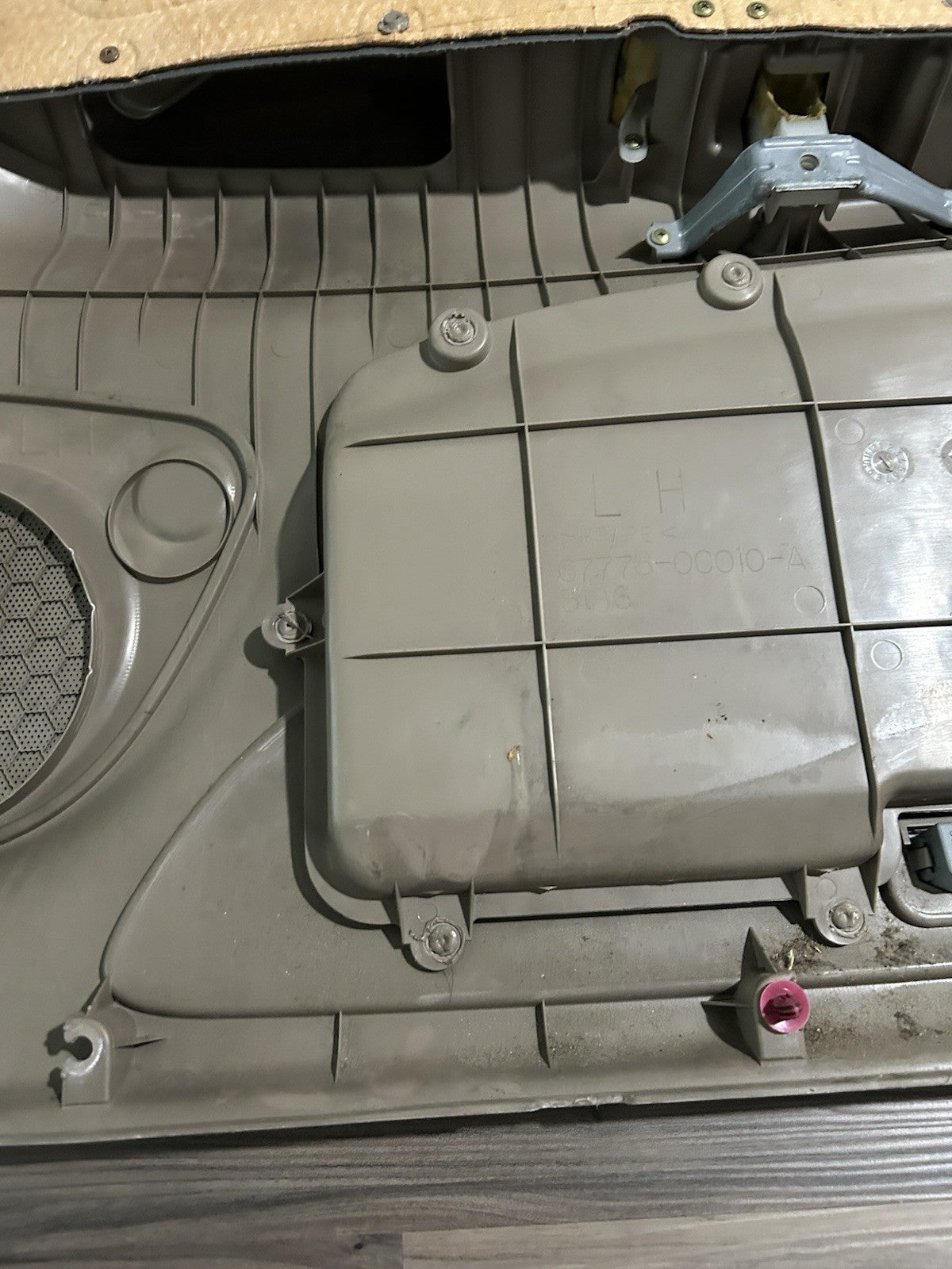 2001 2002 2003 2004 Toyota Sequoia Left Driver  Front Door Panel Trim Tan OEM