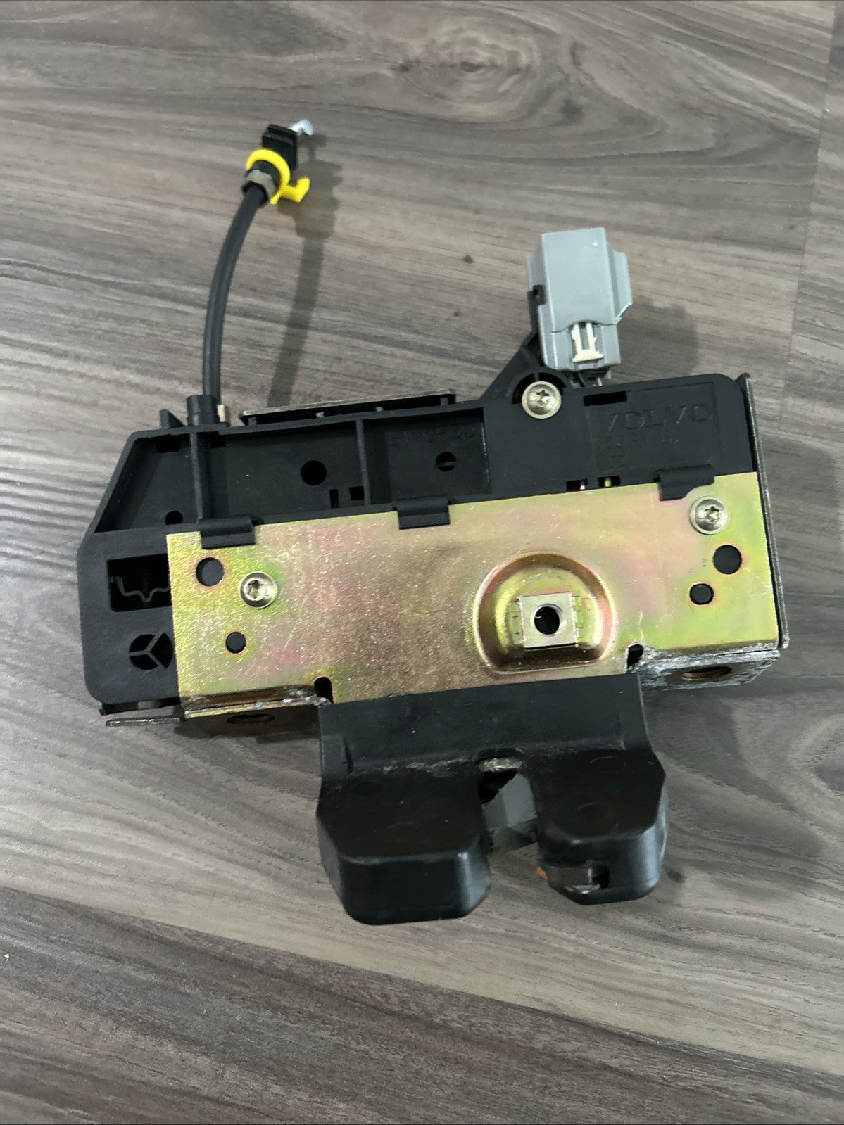 30753071 Tailgate / Trunk / Boot Lock / Catch / Latch Volvo XC90 2005