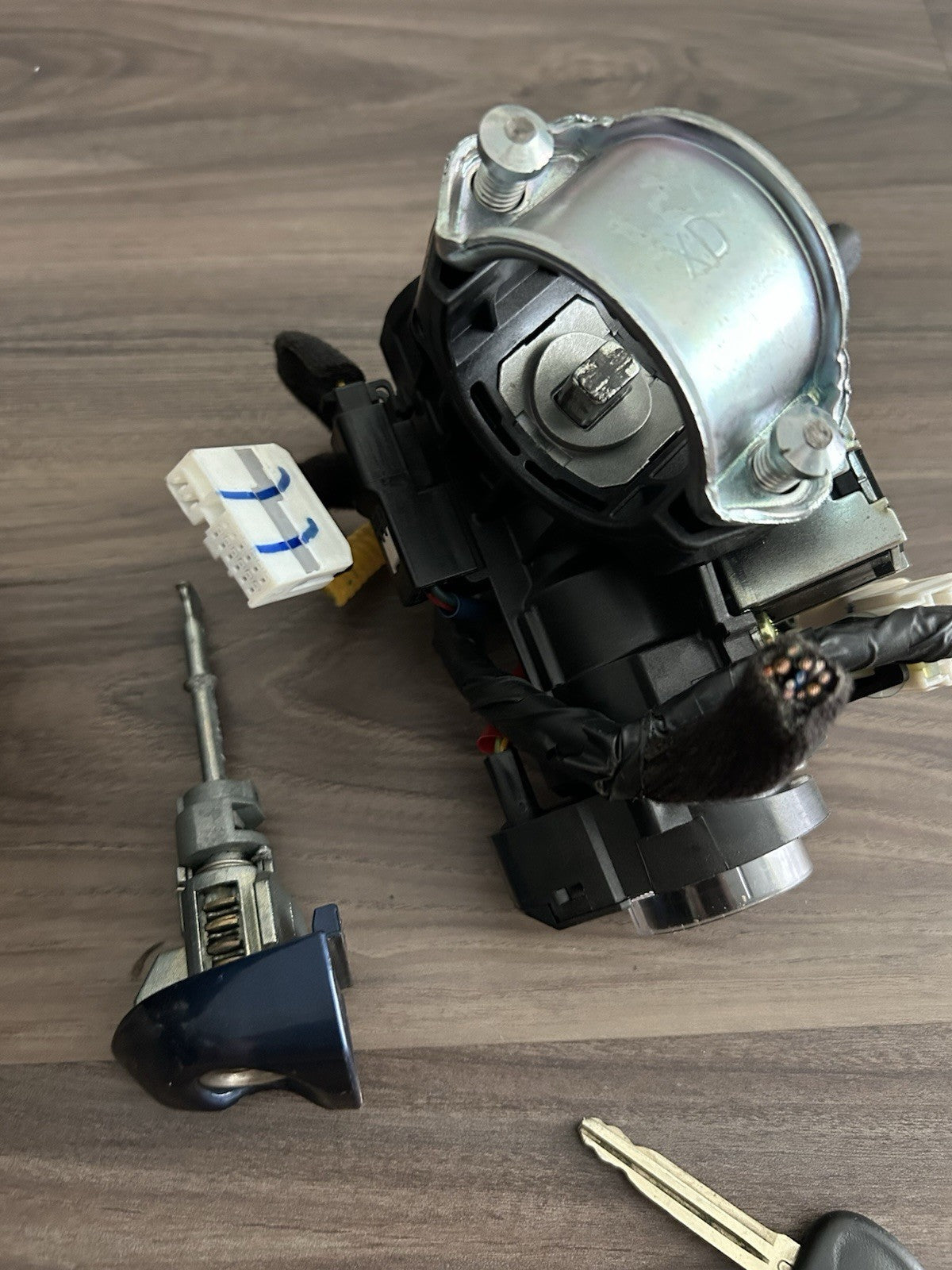 2017-2020 HYUNDAI ELANTRA IGNITION SWITCH LOCK CYLINDER COVER OEM