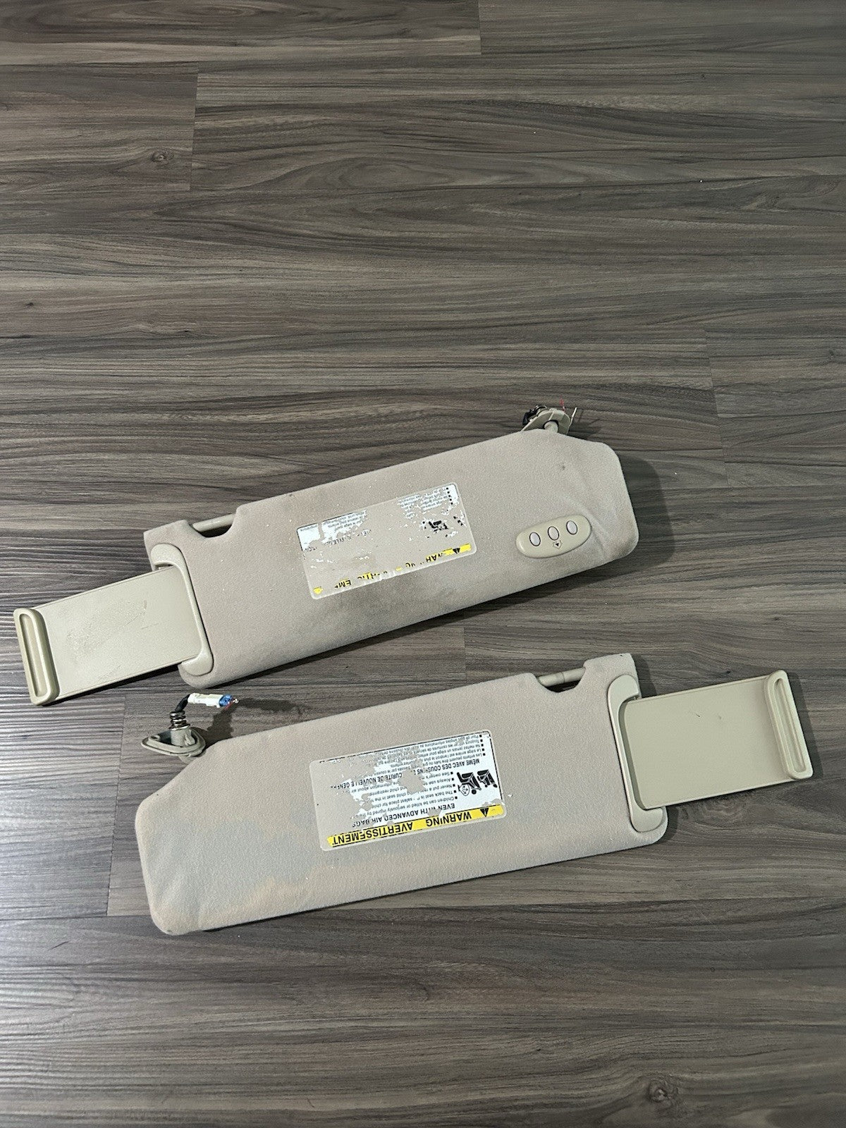 2004-2008 Toyota Solara Driver & Passenger Side Sun Visor Pair Set Tan Lighted
