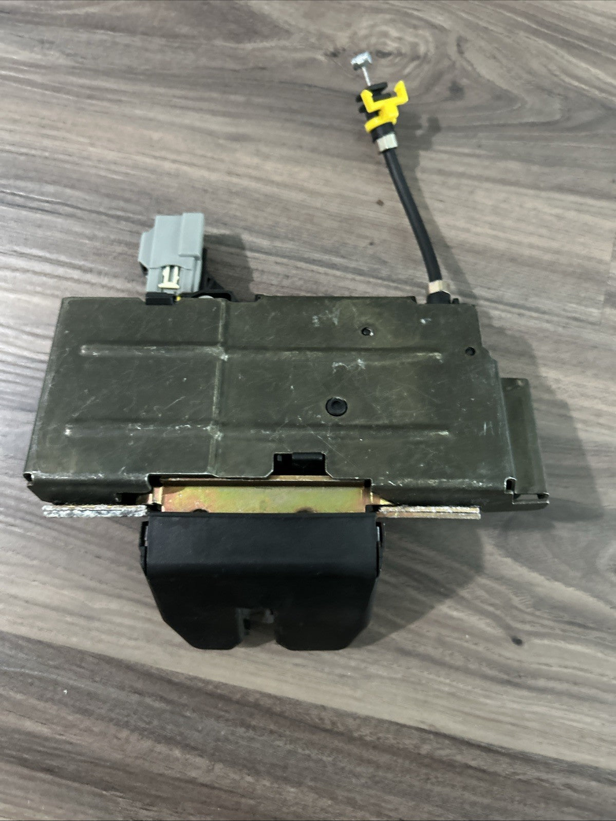 30753071 Tailgate / Trunk / Boot Lock / Catch / Latch Volvo XC90 2005