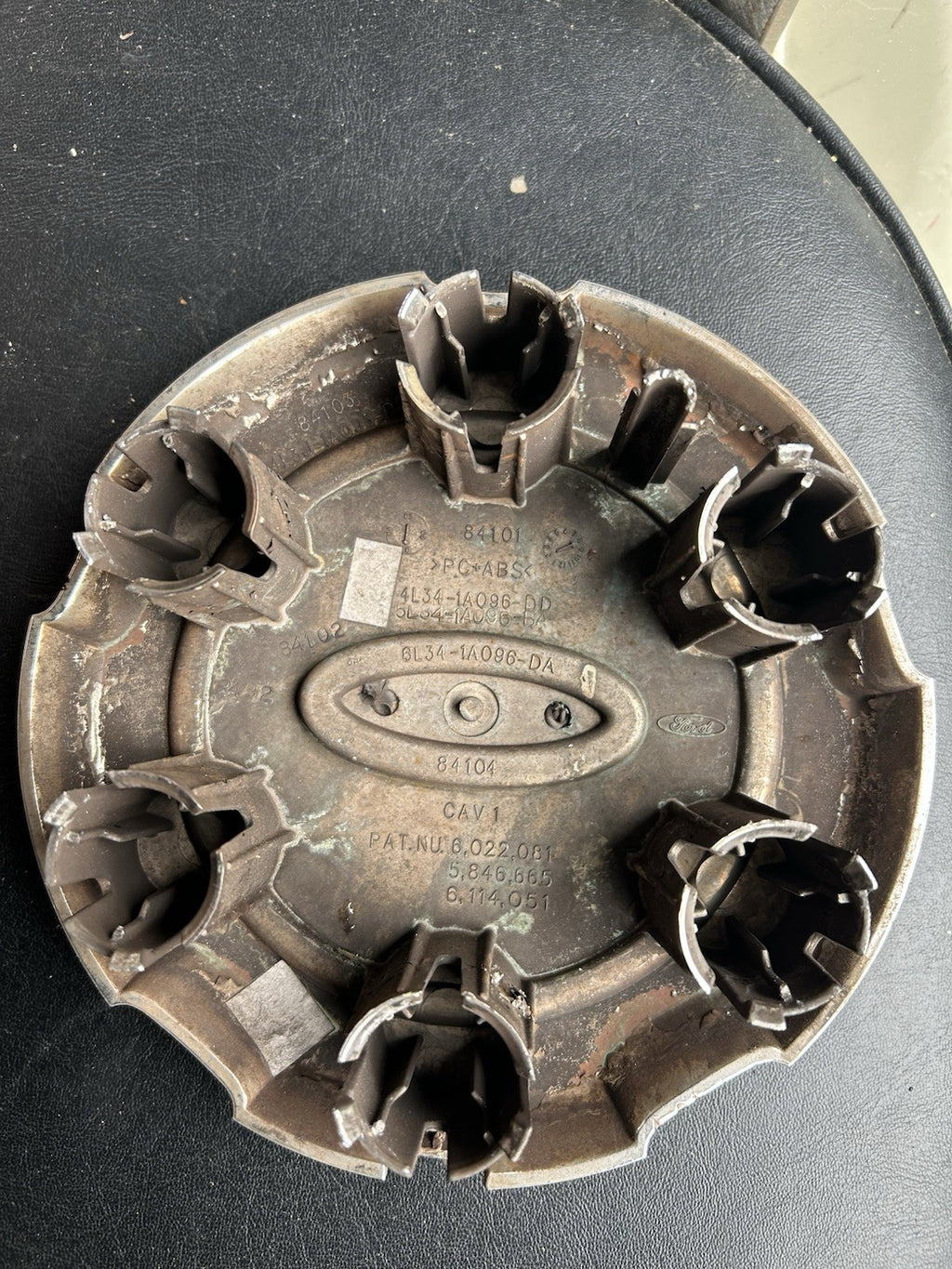 04-08 Ford F150  Factory OEM Center Cap Hub 5L34-1A096-BA 4L34-1A096-DD