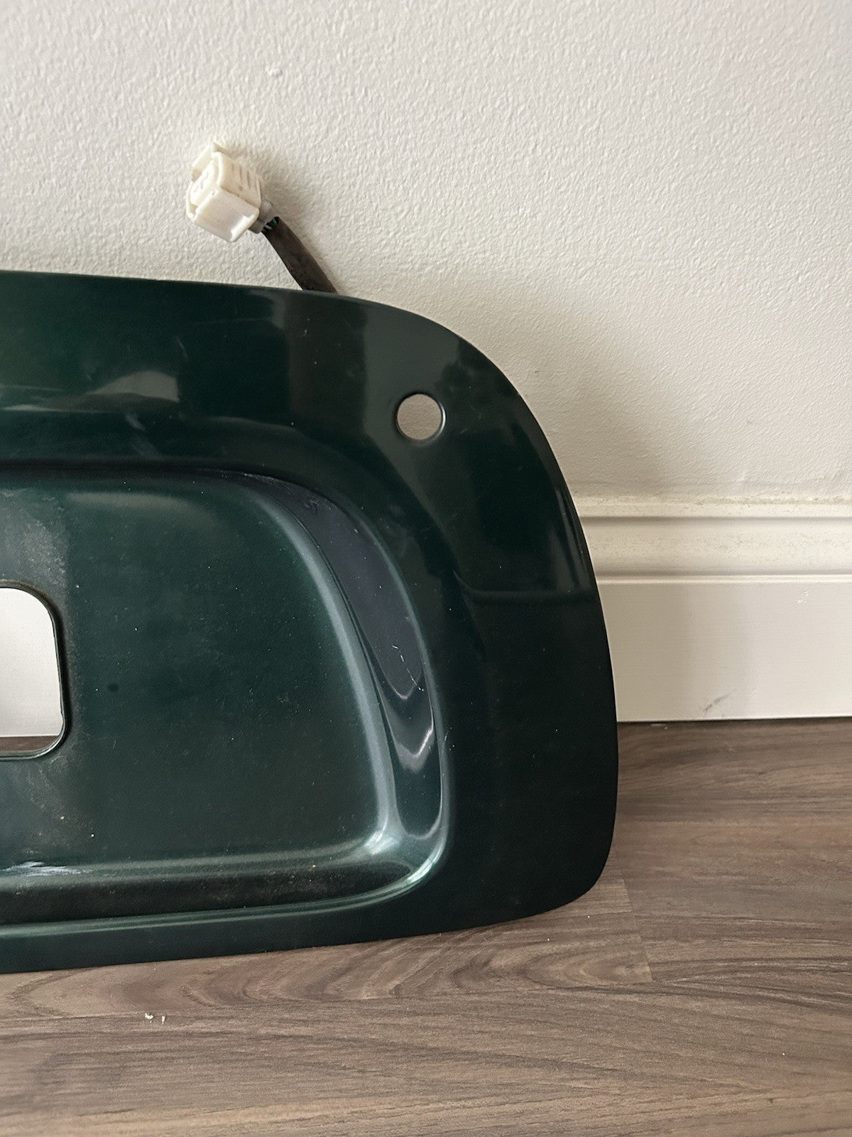 Toyota Sequoia 2001-2007 Rear lift Gate License palte holder latch garnish 6Q7