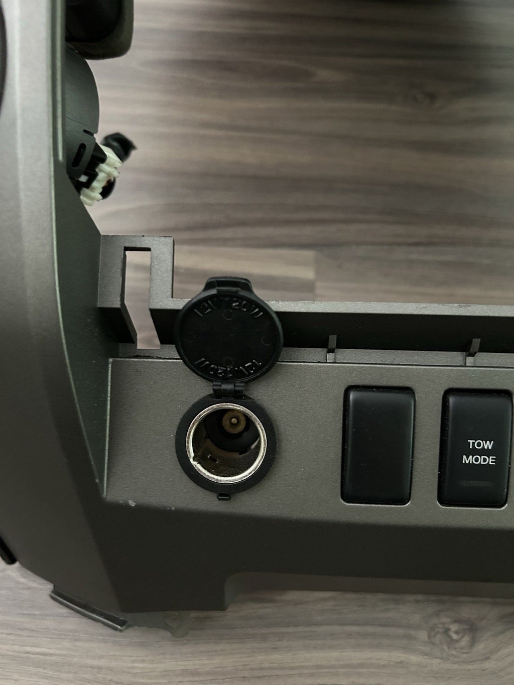 04-07 Nissan Titan Armada Center Dash Radio AC Climate Surround Bezel Trim Taupe