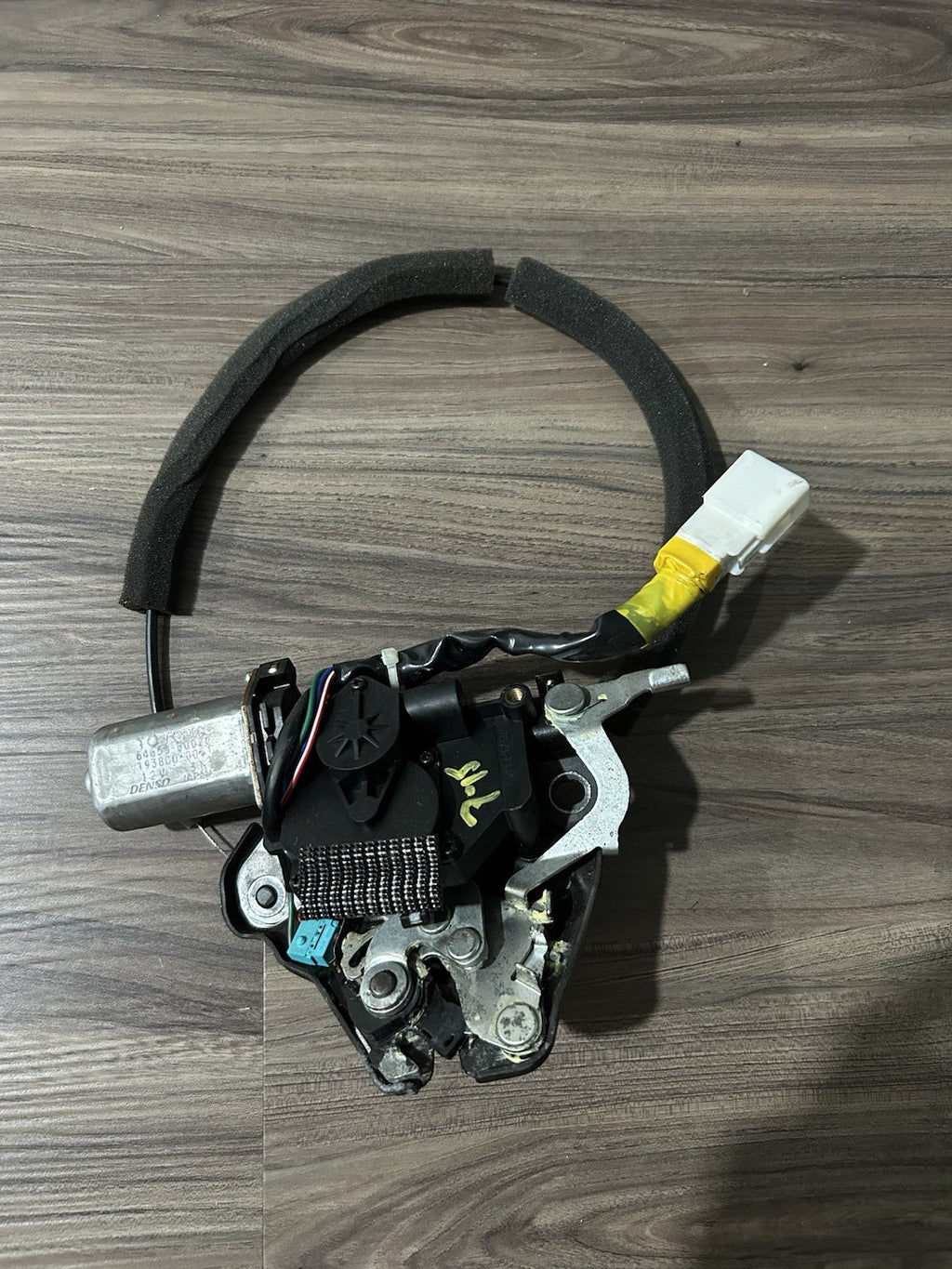 2007 - 11 Lexus GS350 REAR POWER TRUNK LATCH ACTUATOR MOTOR LOCK LID OEM