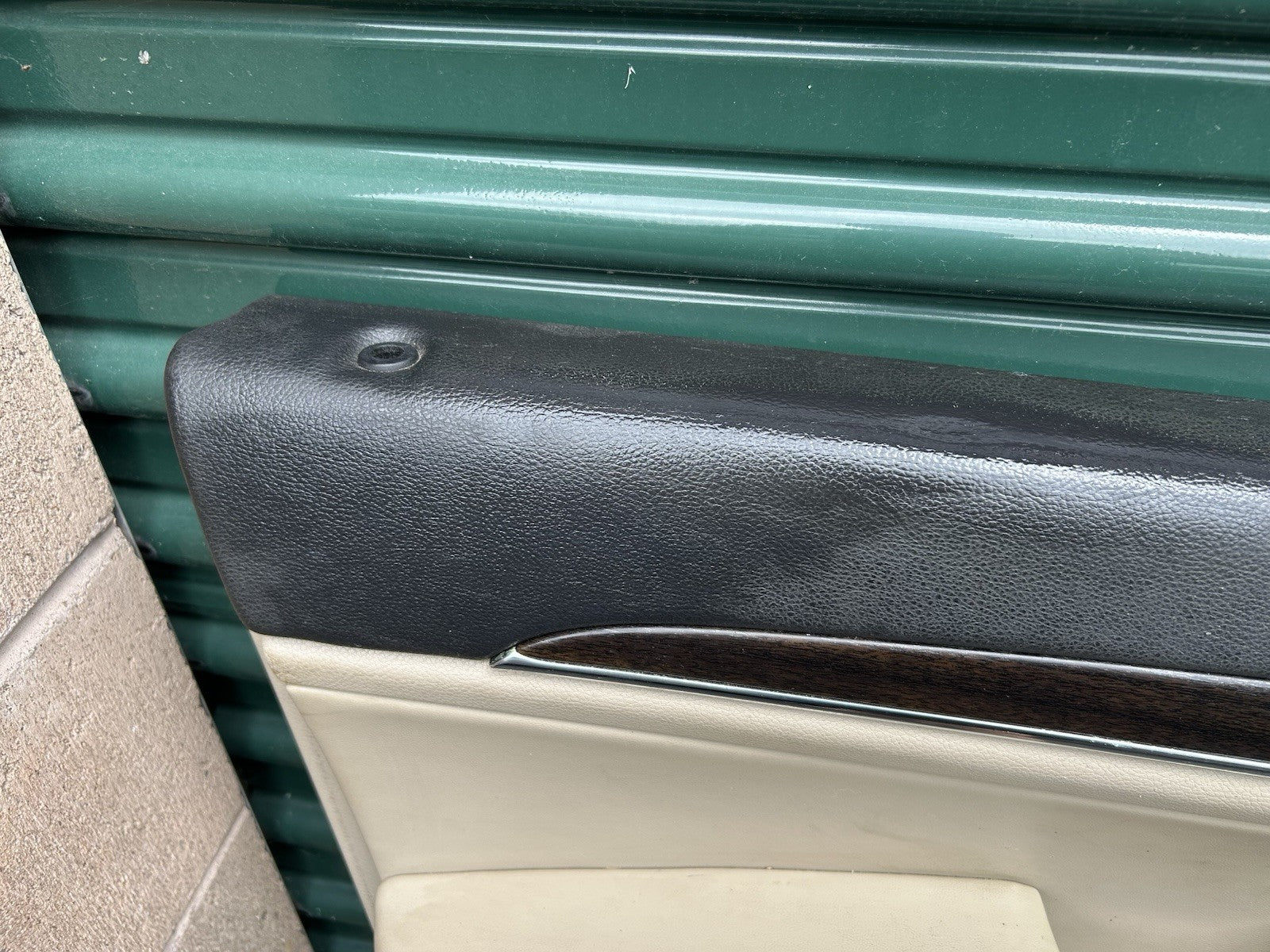 14-22 Grand Cherokee Tan Lt Frost Front Driver Side Left Door Panel 1148412