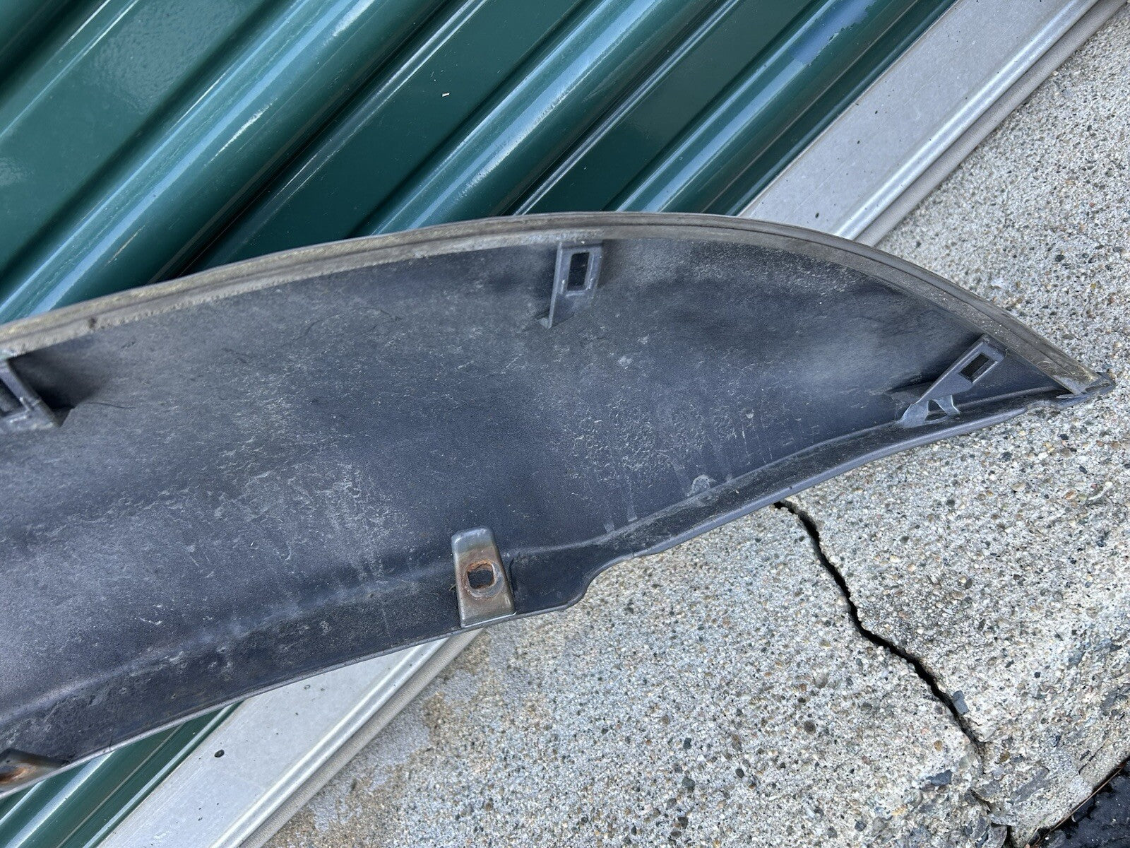 2001-2007 Toyota Sequoia Front Left Side Fender Flare Wheel Molding Colour 1C7