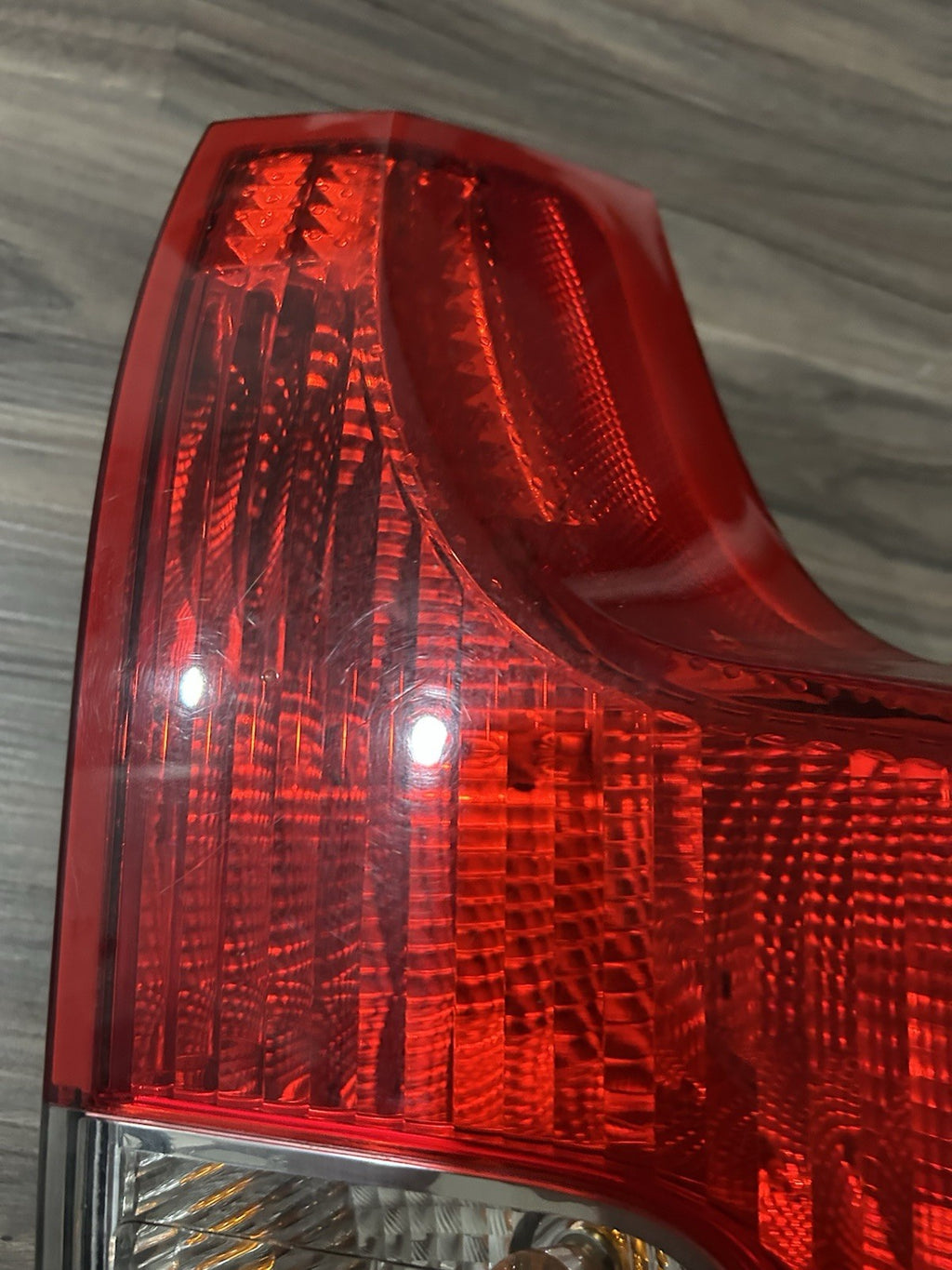 2007-2014 Volvo XC90 PASSENGER TAILLIGHT TAIL LIGHT LAMP RIGHT OEM XC 90 BULB