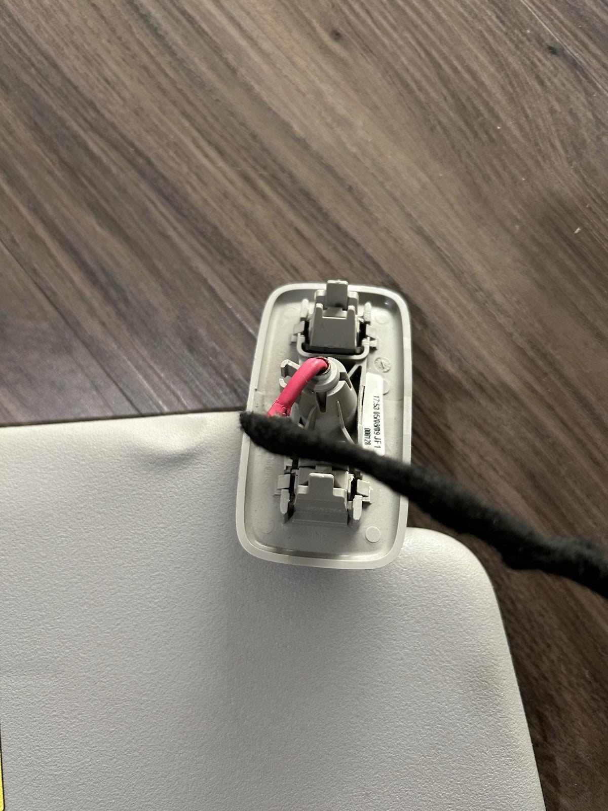 2009 Volvo C70 Left Driver Sunvisor with Homelink garage door opener Gray