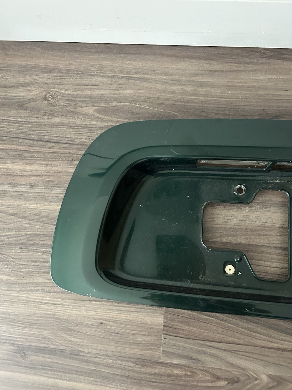 Toyota Sequoia 2001-2007 Rear lift Gate License palte holder latch garnish 6Q7