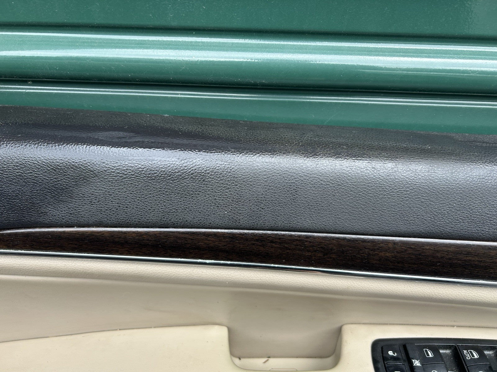 14-22 Grand Cherokee Tan Lt Frost Front Driver Side Left Door Panel 1148412