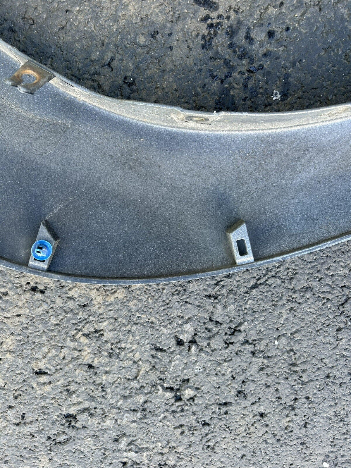 2001-2007 Toyota Sequoia Front Left Side Fender Flare Wheel Molding Colour 1D6