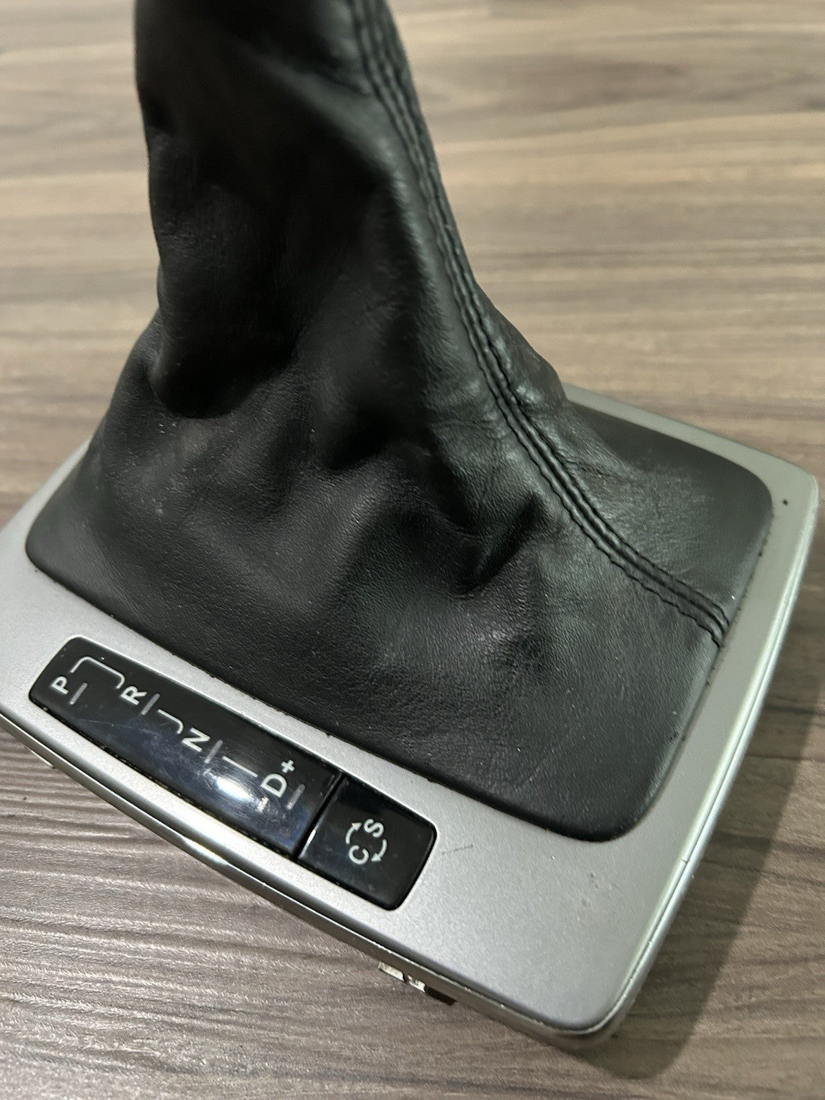 2008-2011 MERCEDES-BENZ W204 C250 C300 C350 SHIFTER GEAR SELECTOR KNOB BOOT OEM