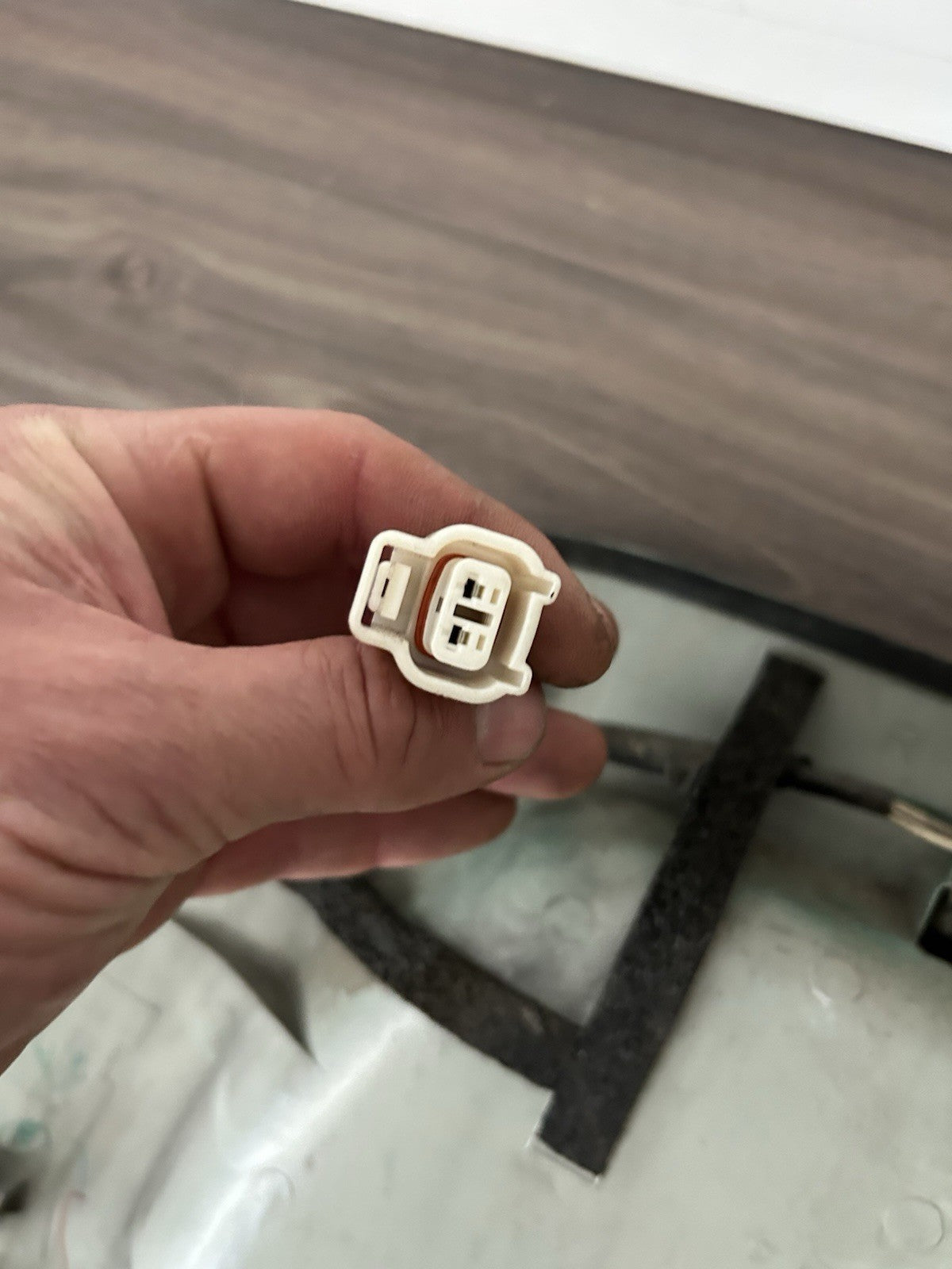 Toyota Sequoia 2001-2007 Rear lift Gate License palte holder latch garnish 6Q7