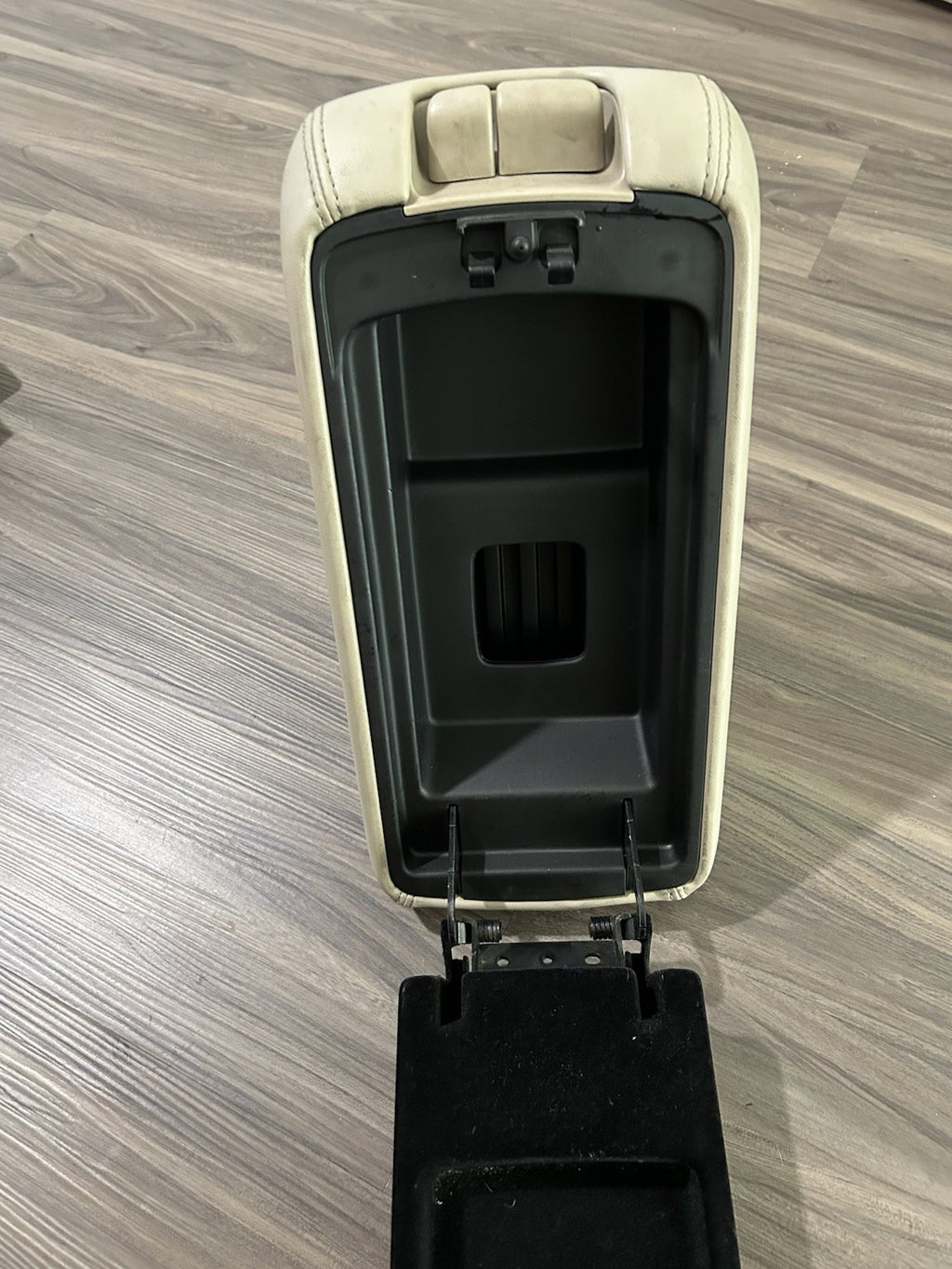 14-21 Grand Cherokee Beige LT Frost Leather Console Arm Rest Armrest Lid Pad OEM