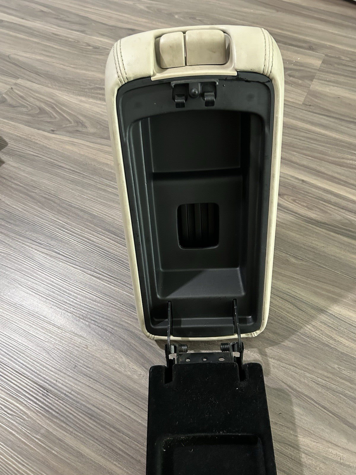 14-21 Grand Cherokee Beige LT Frost Leather Console Arm Rest Armrest Lid Pad OEM