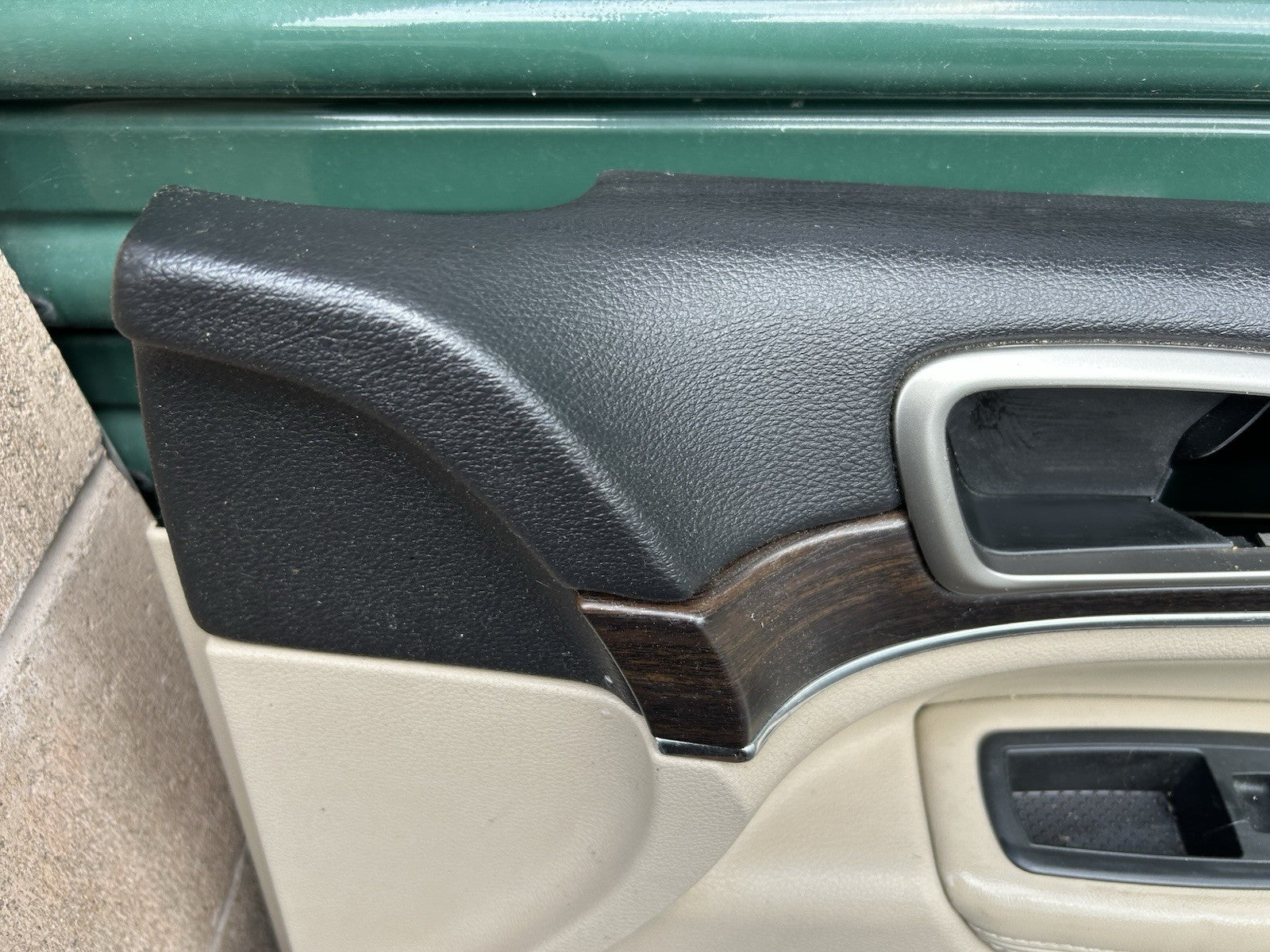 2015 JEEP GRAND CHEROKEE LIMITED FRONT RIGHT DOOR TRIM PANEL #007889