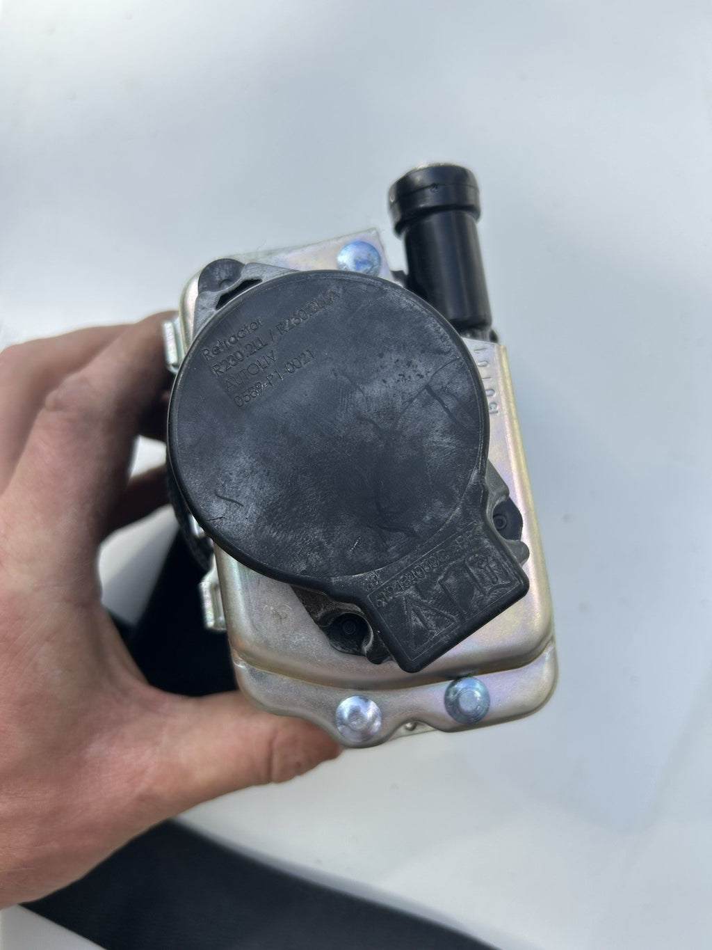 OEM BMW F15 F16 F85 X5 X6 Front Left Driver Seat Belt Seatbelt Retractor Black