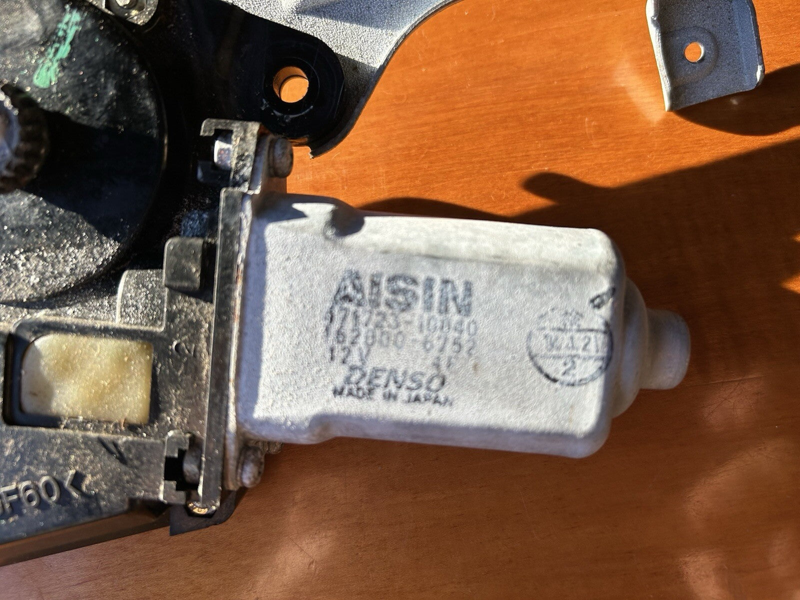 2001-2007 Toyota  Sequoia Sun Roof Motor Sunroof 471723-10040 OEM